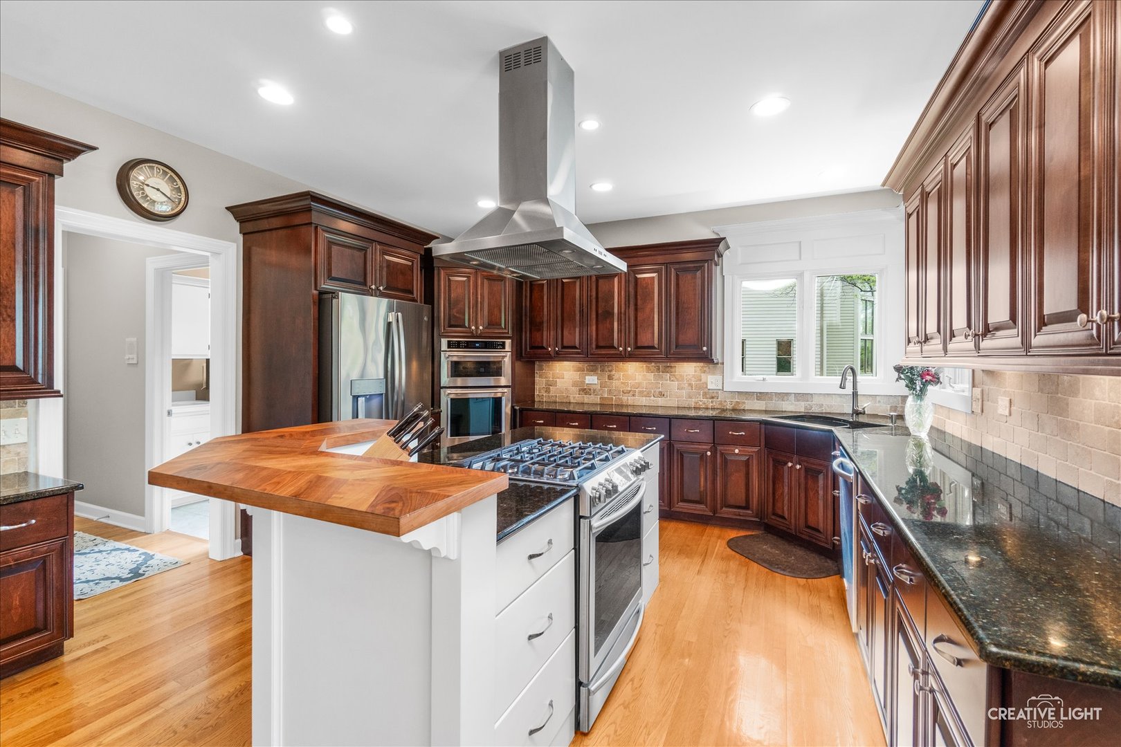1728 Robert Lane, Naperville, IL 60564