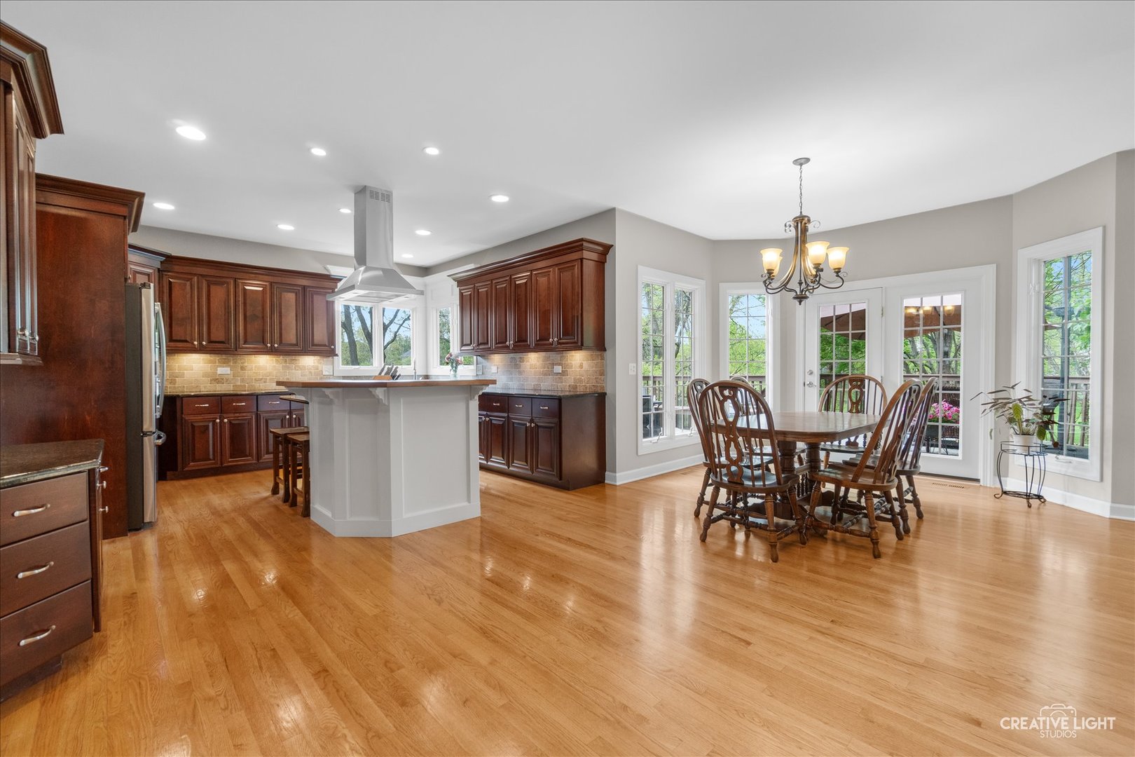 1728 Robert Lane, Naperville, IL 60564