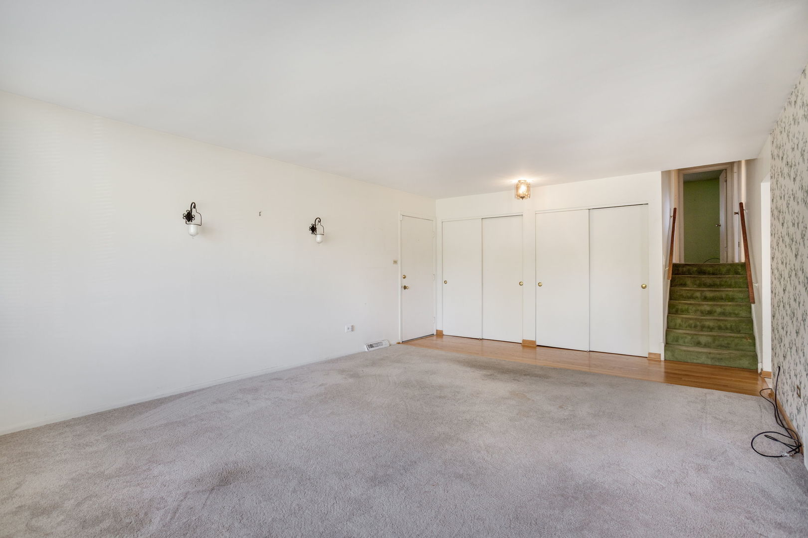 5712 W 102nd Street, Oak Lawn, IL 60453