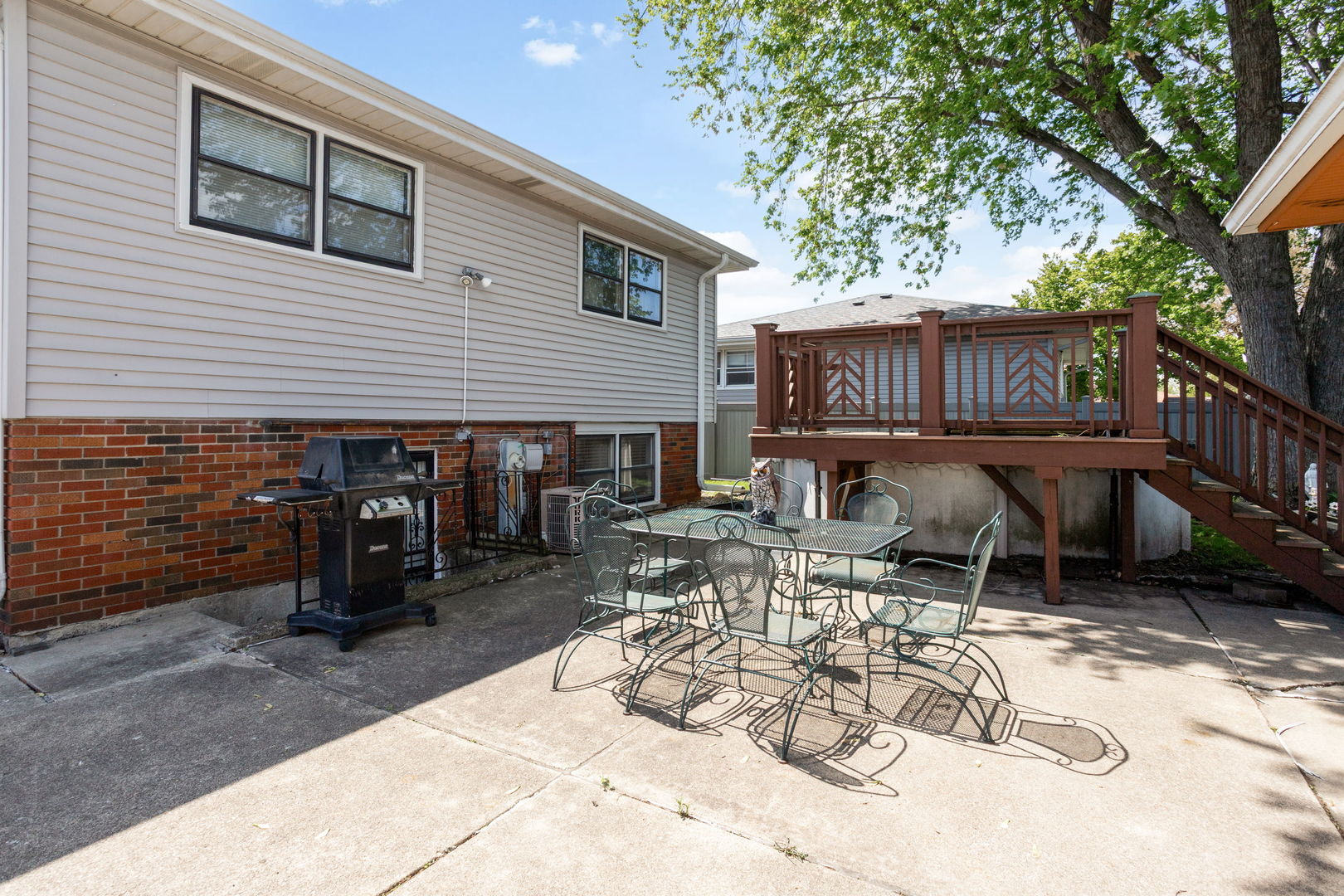 5712 W 102nd Street, Oak Lawn, IL 60453