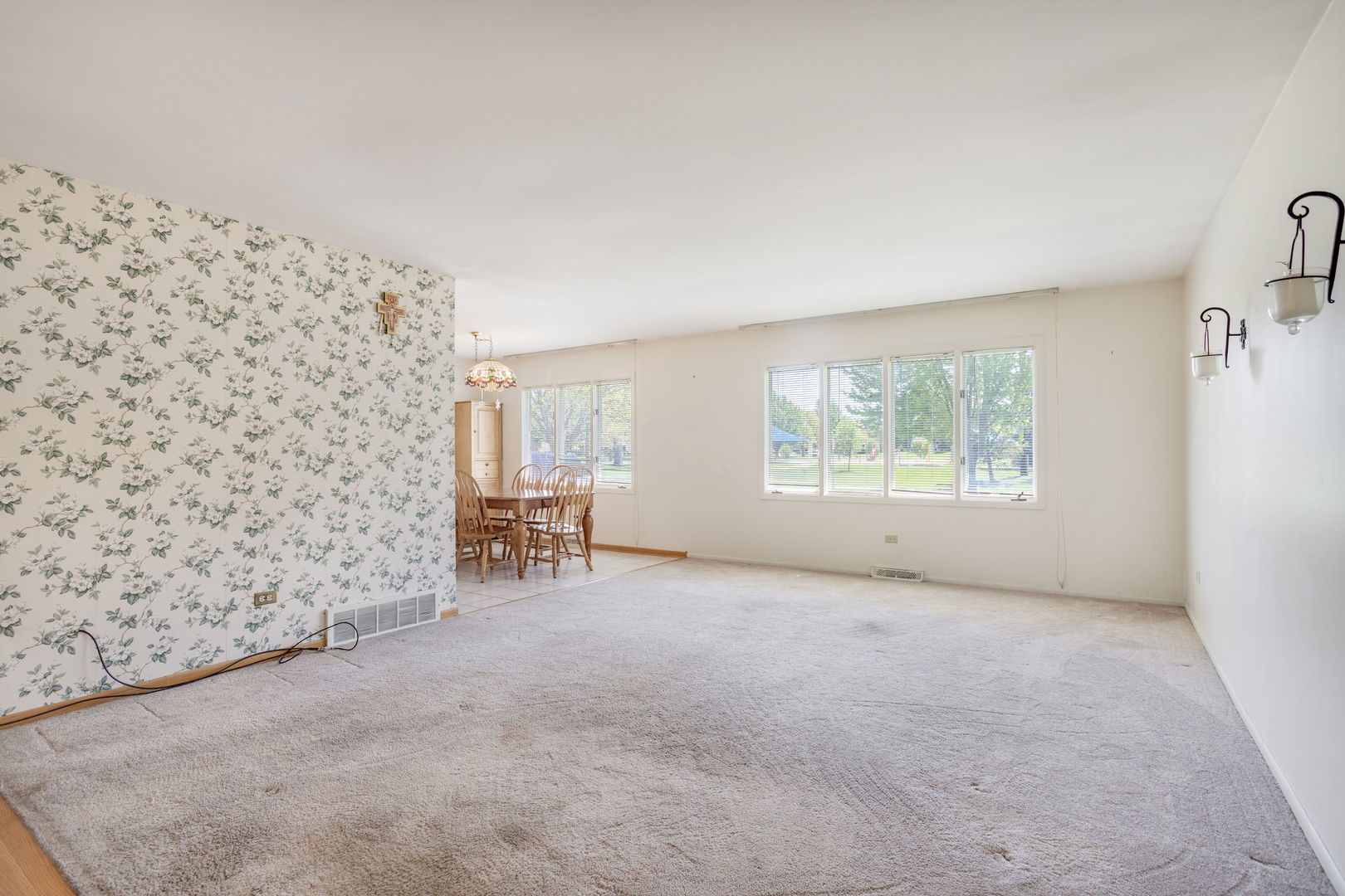 5712 W 102nd Street, Oak Lawn, IL 60453