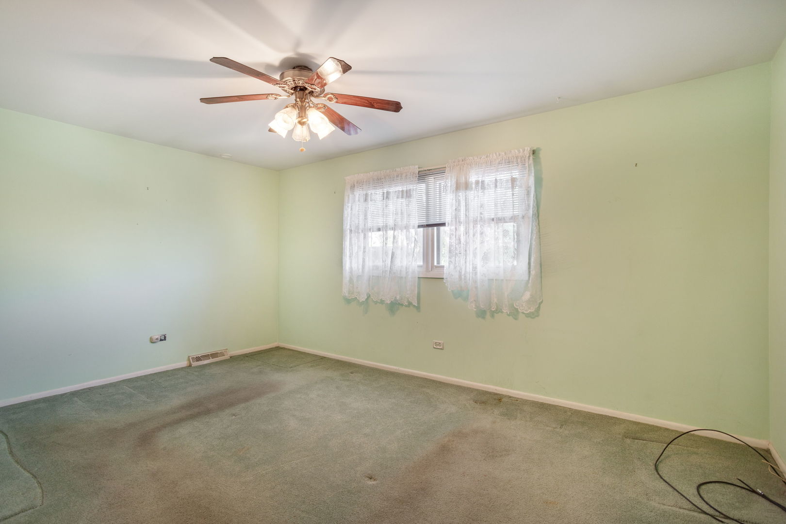 5712 W 102nd Street, Oak Lawn, IL 60453