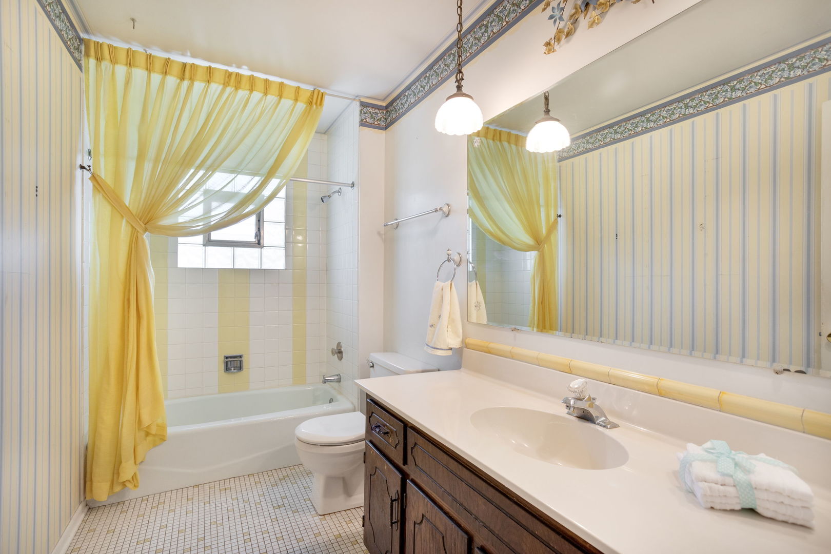 5712 W 102nd Street, Oak Lawn, IL 60453