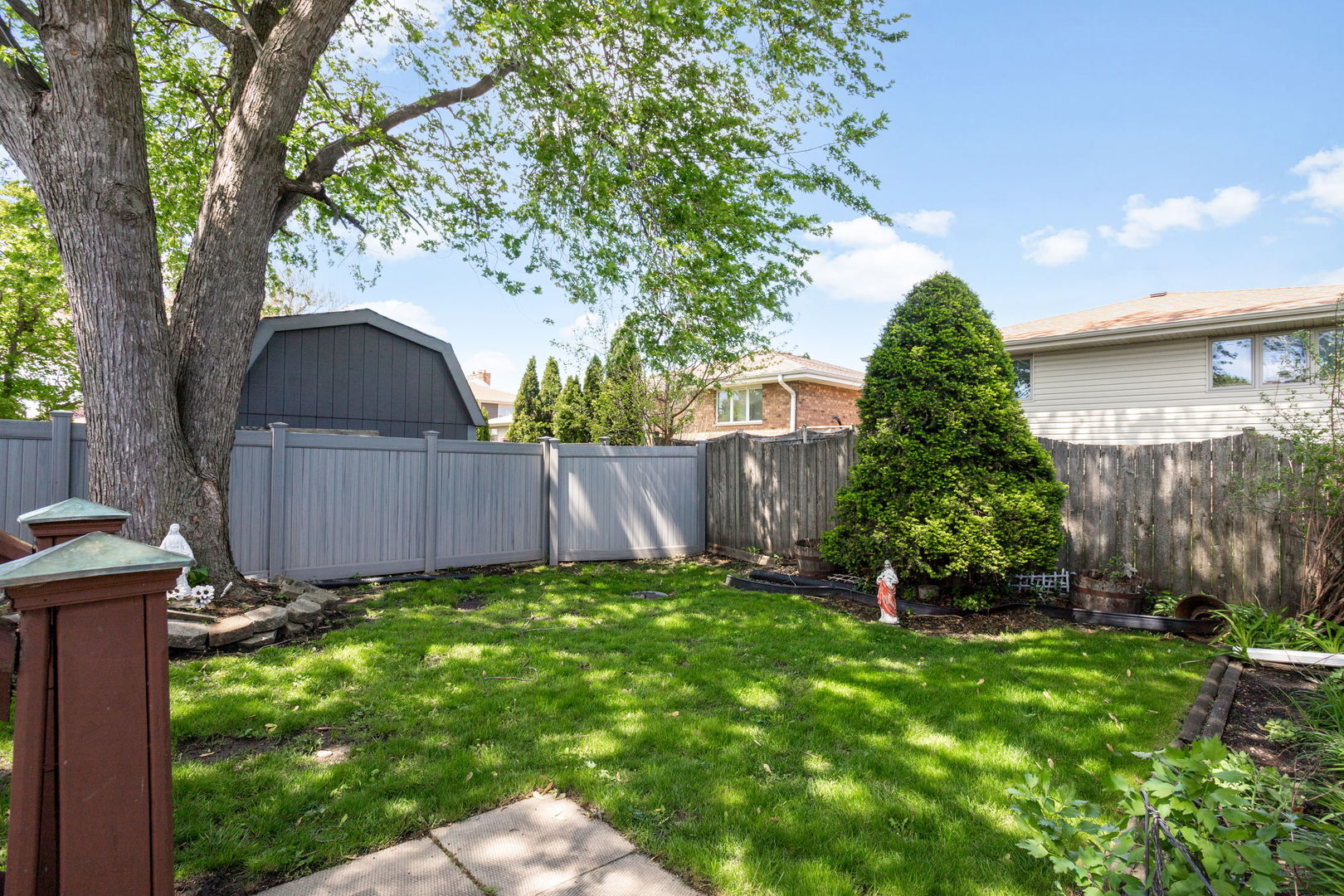 5712 W 102nd Street, Oak Lawn, IL 60453