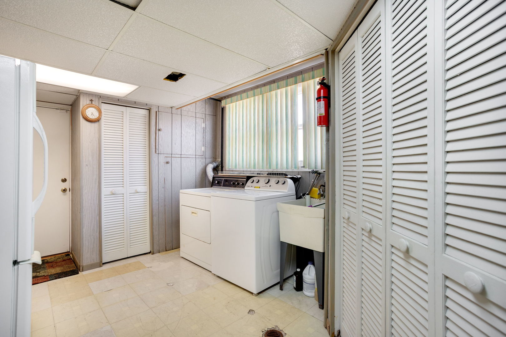 5712 W 102nd Street, Oak Lawn, IL 60453