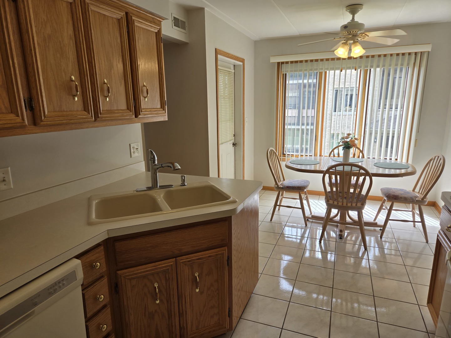 13950 Lavergne Avenue #907, Crestwood, IL 60418