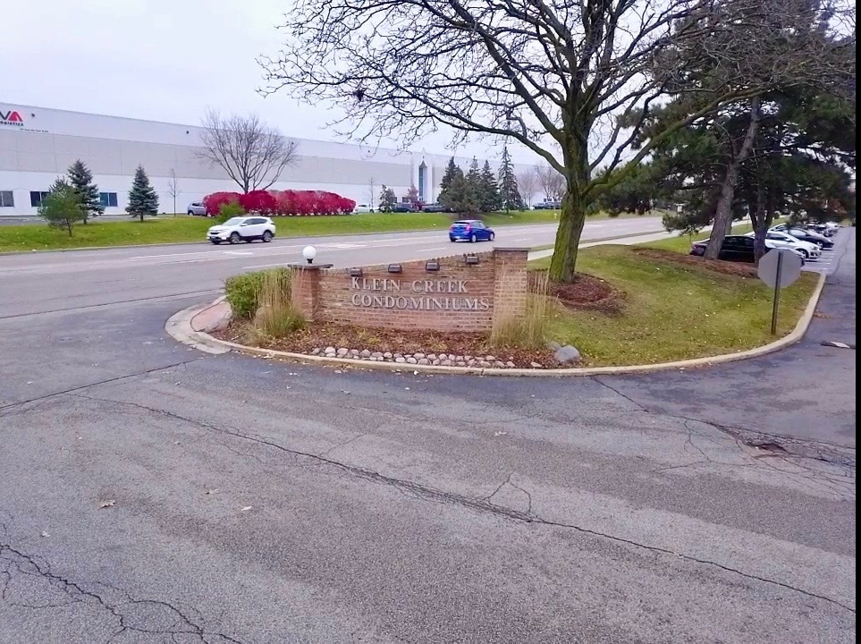 244 Klein Creek Court #1A, Carol Stream, IL 60188