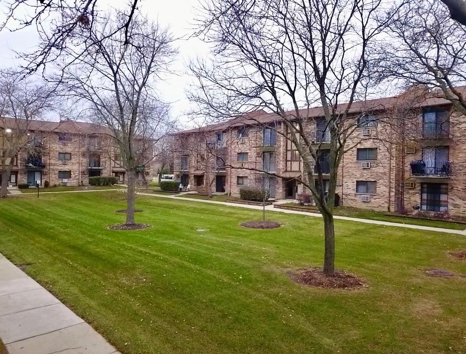 244 Klein Creek Court #1A, Carol Stream, IL 60188