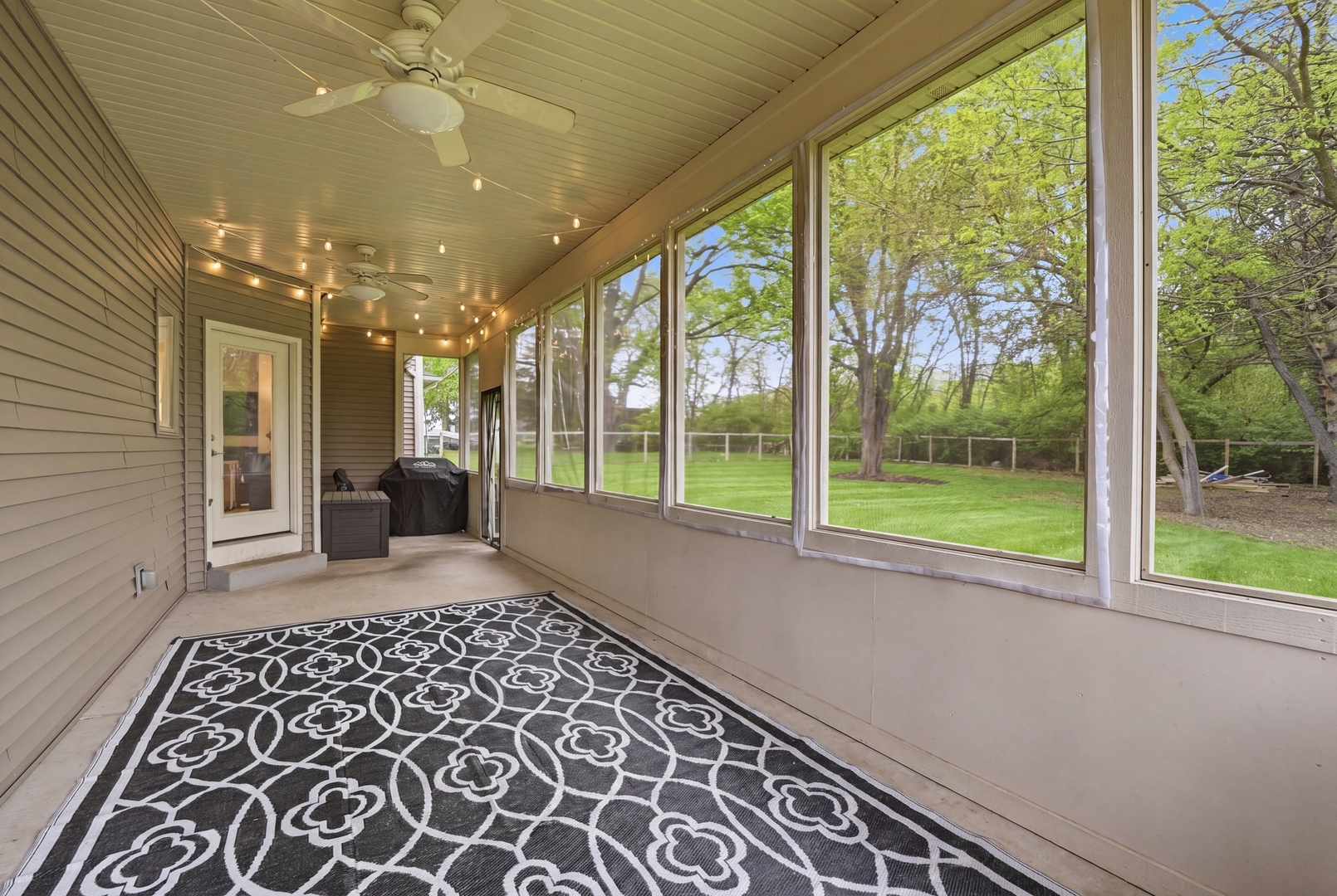 2414 Mehring Avenue, Johnsburg, IL 60051