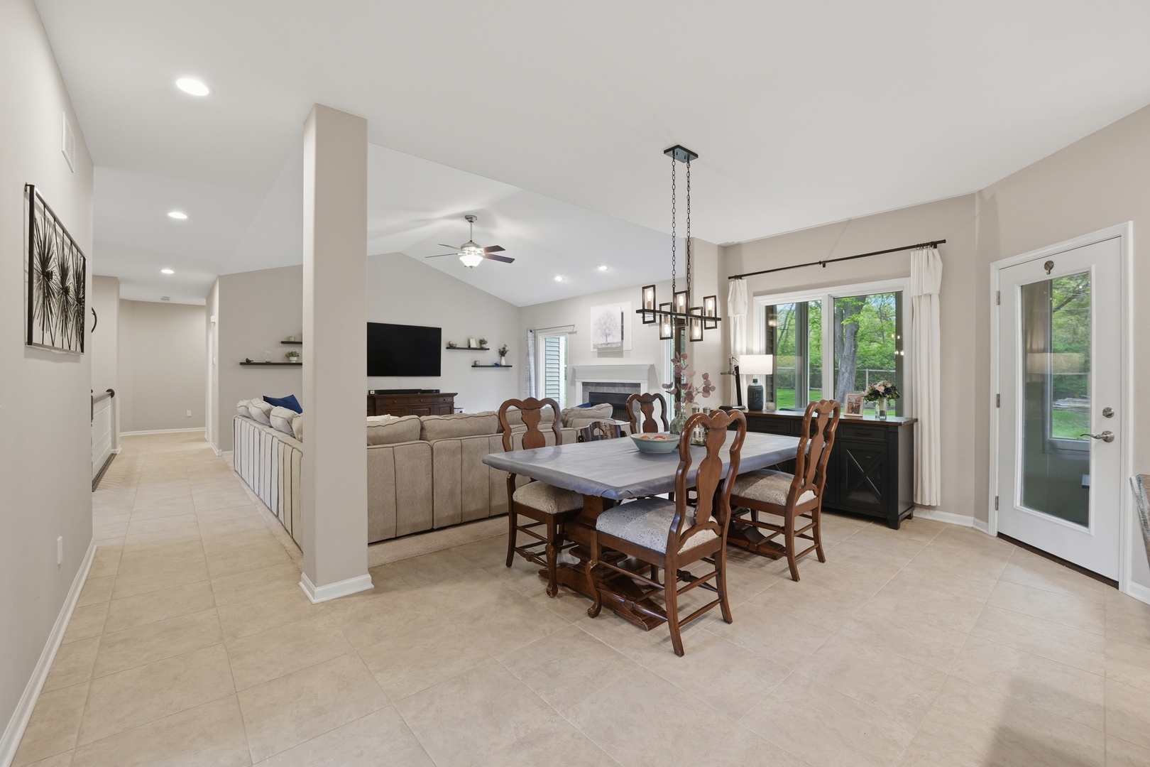 2414 Mehring Avenue, Johnsburg, IL 60051