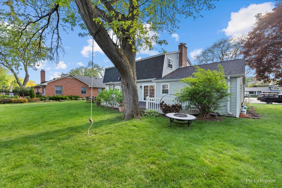 961 N TOPANGA Avenue, Palatine, IL 60074