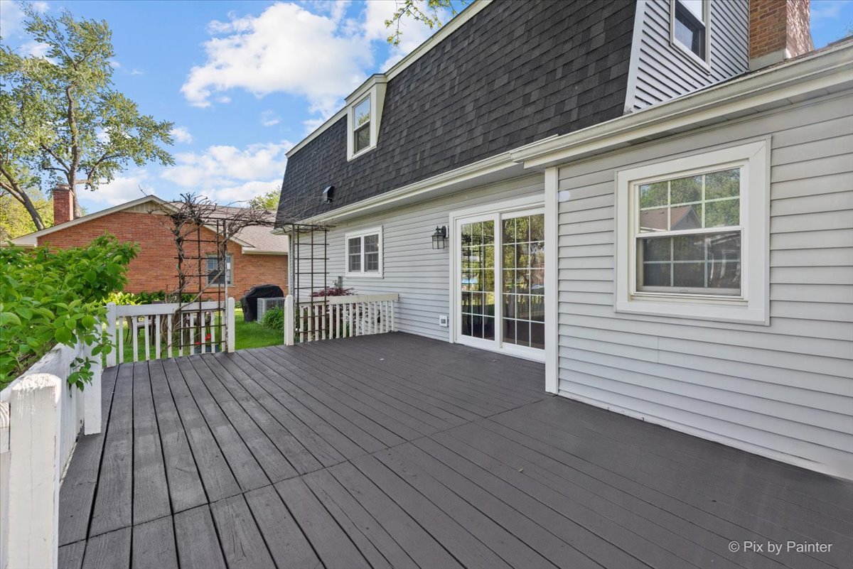 961 N TOPANGA Avenue, Palatine, IL 60074