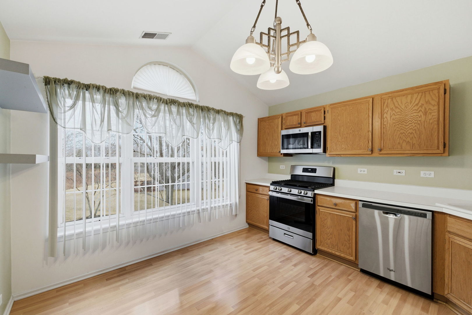 1632 Columbia Circle #2, Bartlett, IL 60103