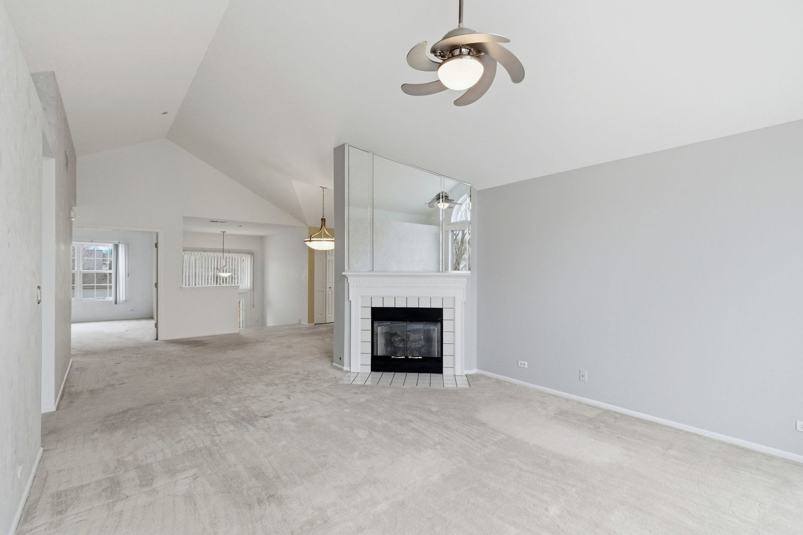 1632 Columbia Circle #2, Bartlett, IL 60103