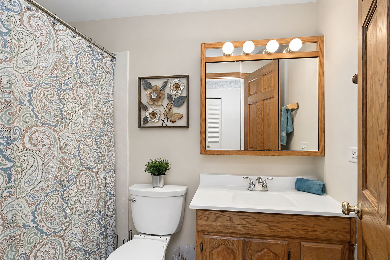 927 Gregory Lane, Schaumburg, IL 60193