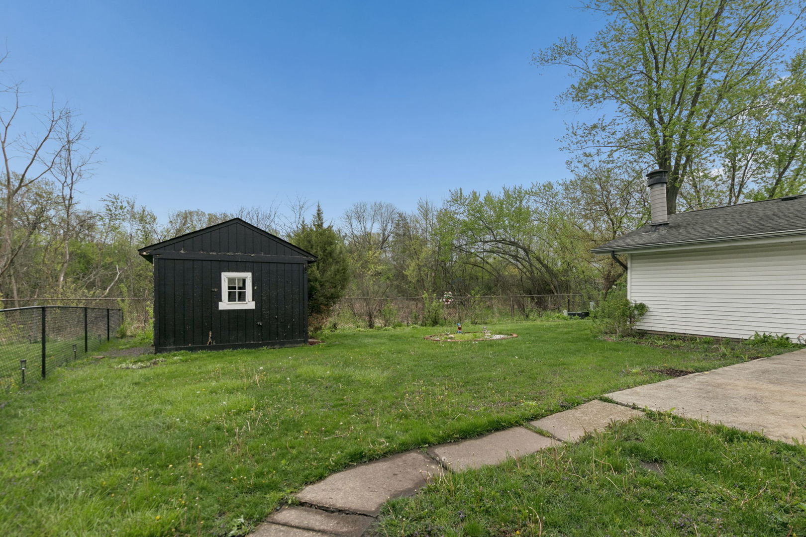 927 Gregory Lane, Schaumburg, IL 60193