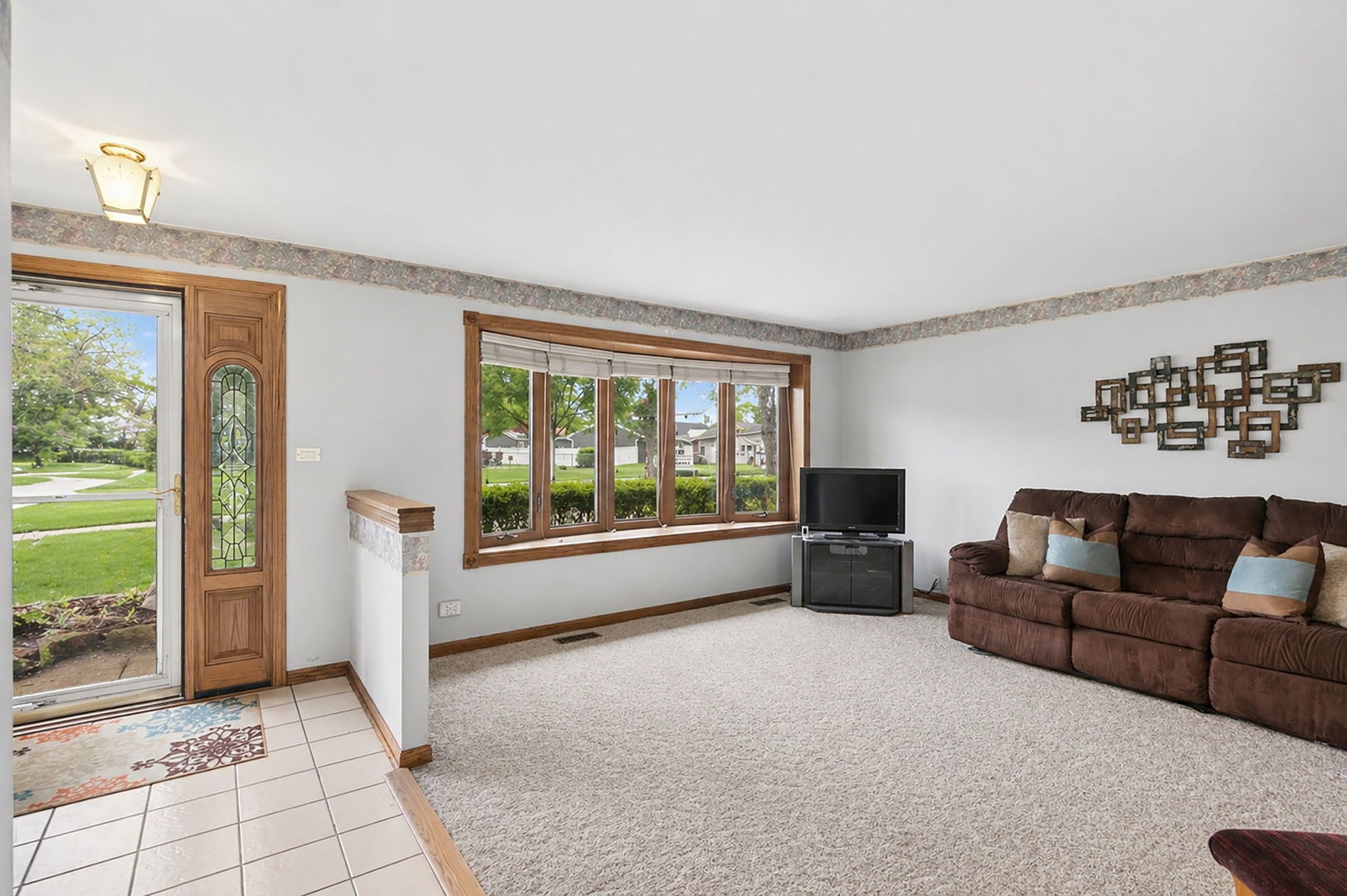 927 Gregory Lane, Schaumburg, IL 60193