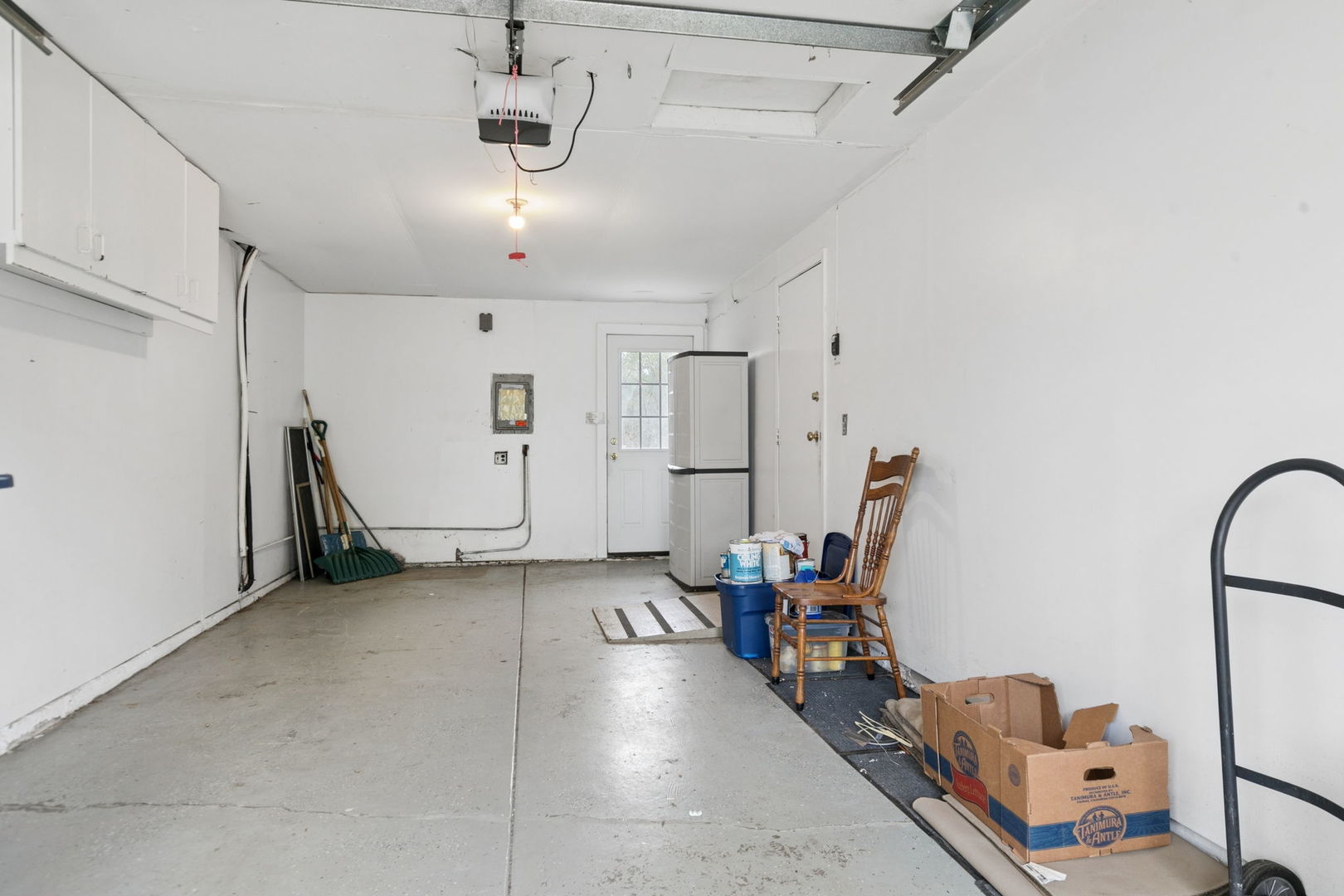 927 Gregory Lane, Schaumburg, IL 60193