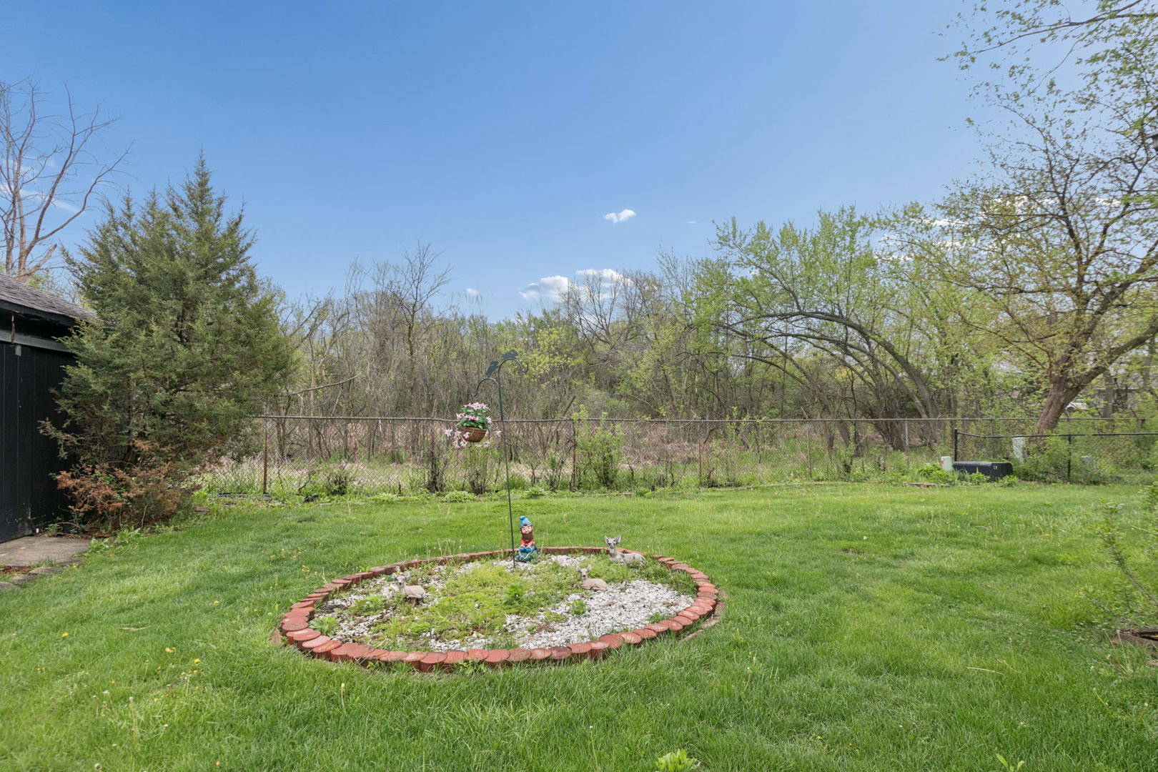 927 Gregory Lane, Schaumburg, IL 60193