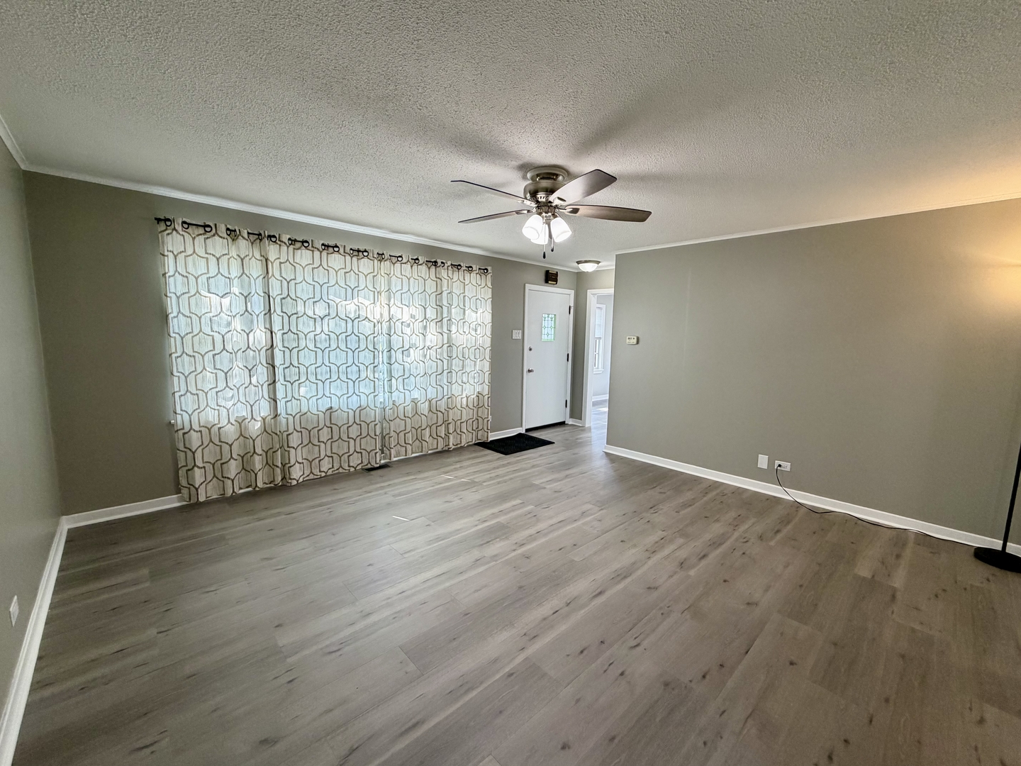 9125 S 51st Avenue, Oak Lawn, IL 60453