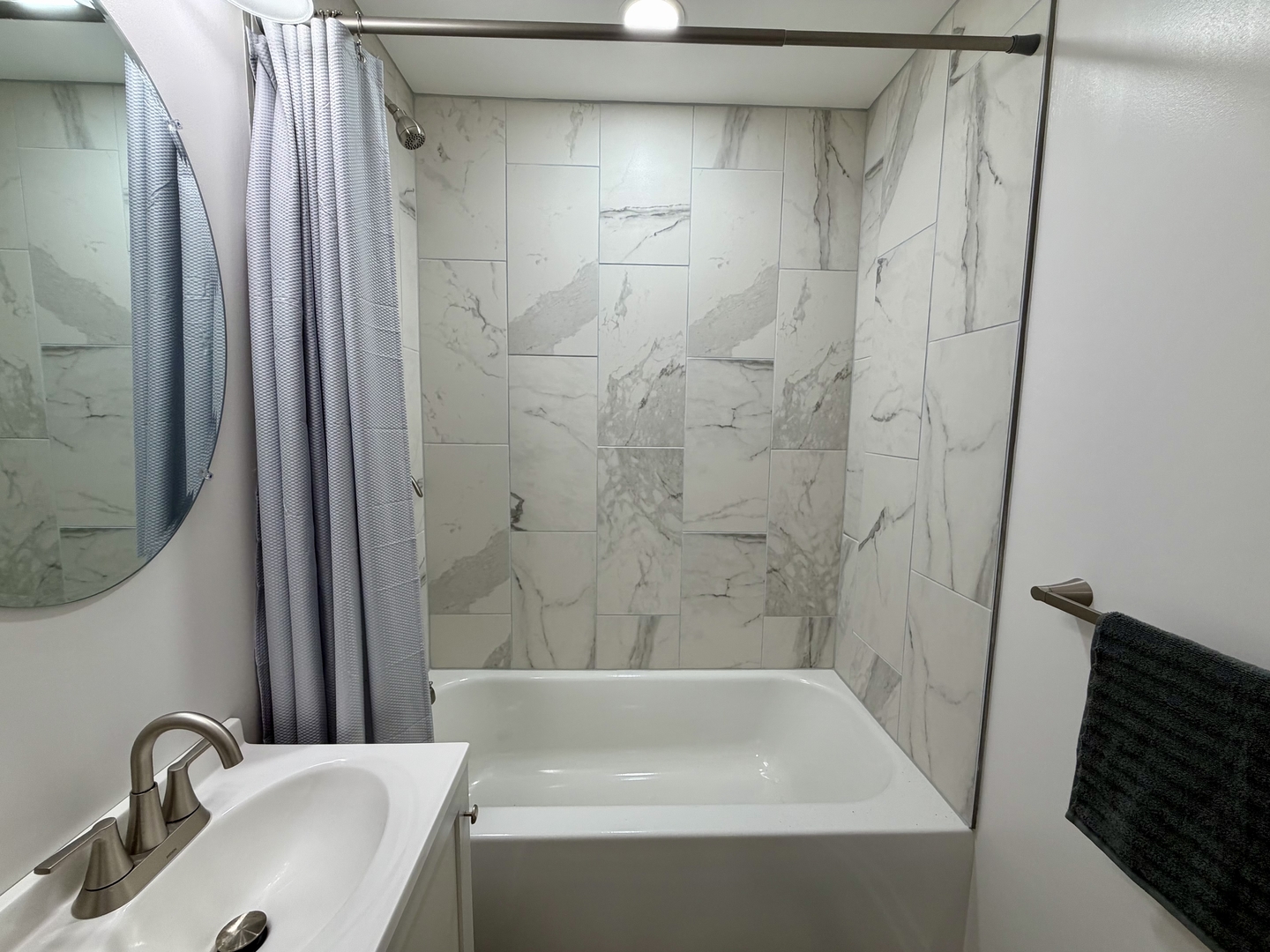 9125 S 51st Avenue, Oak Lawn, IL 60453