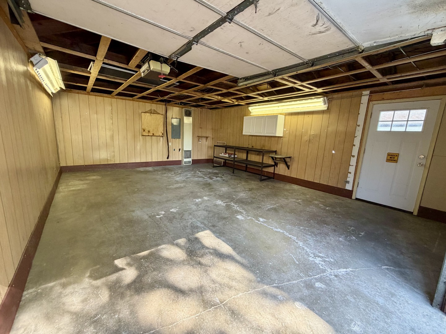 9125 S 51st Avenue, Oak Lawn, IL 60453