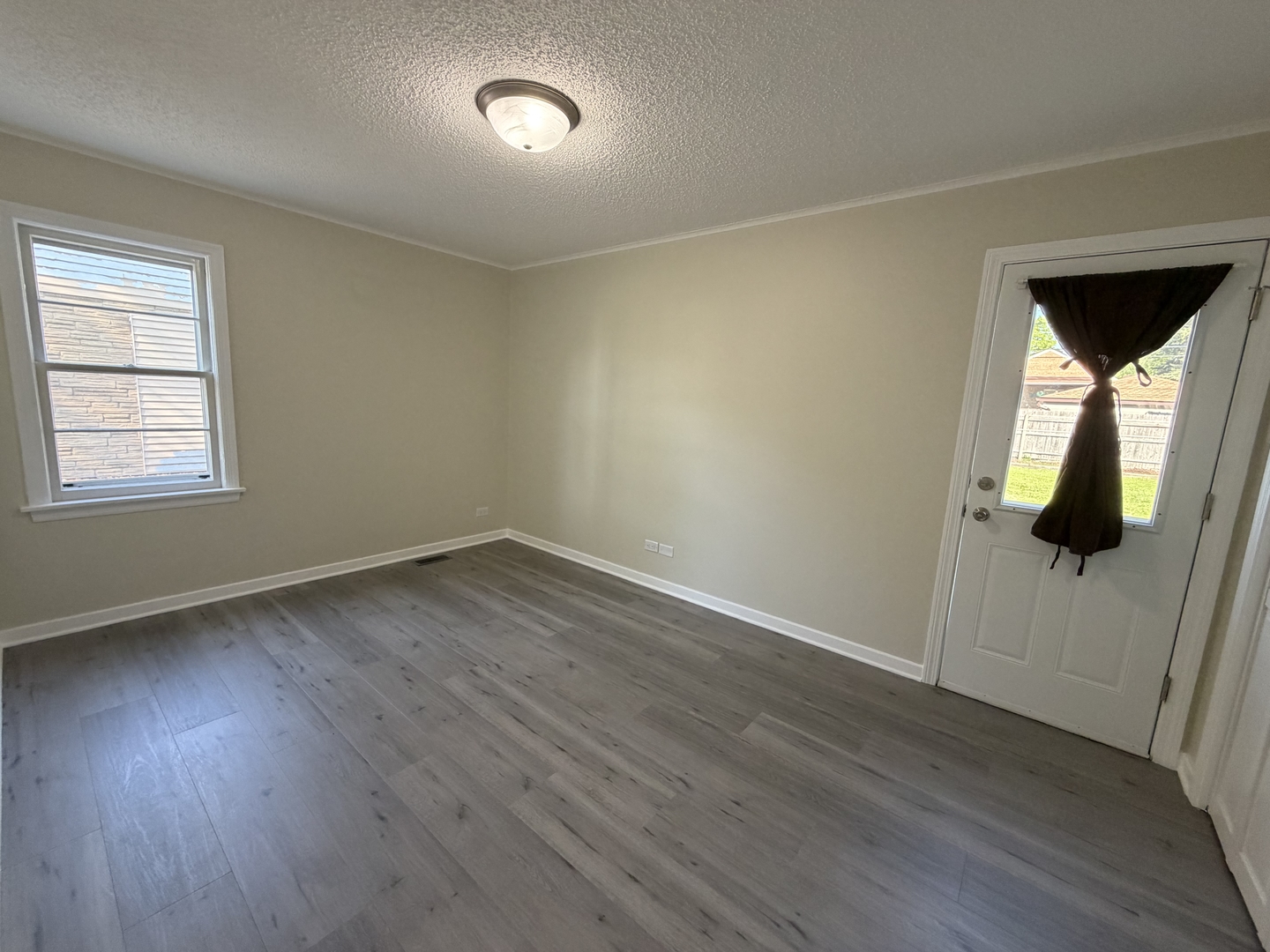 9125 S 51st Avenue, Oak Lawn, IL 60453