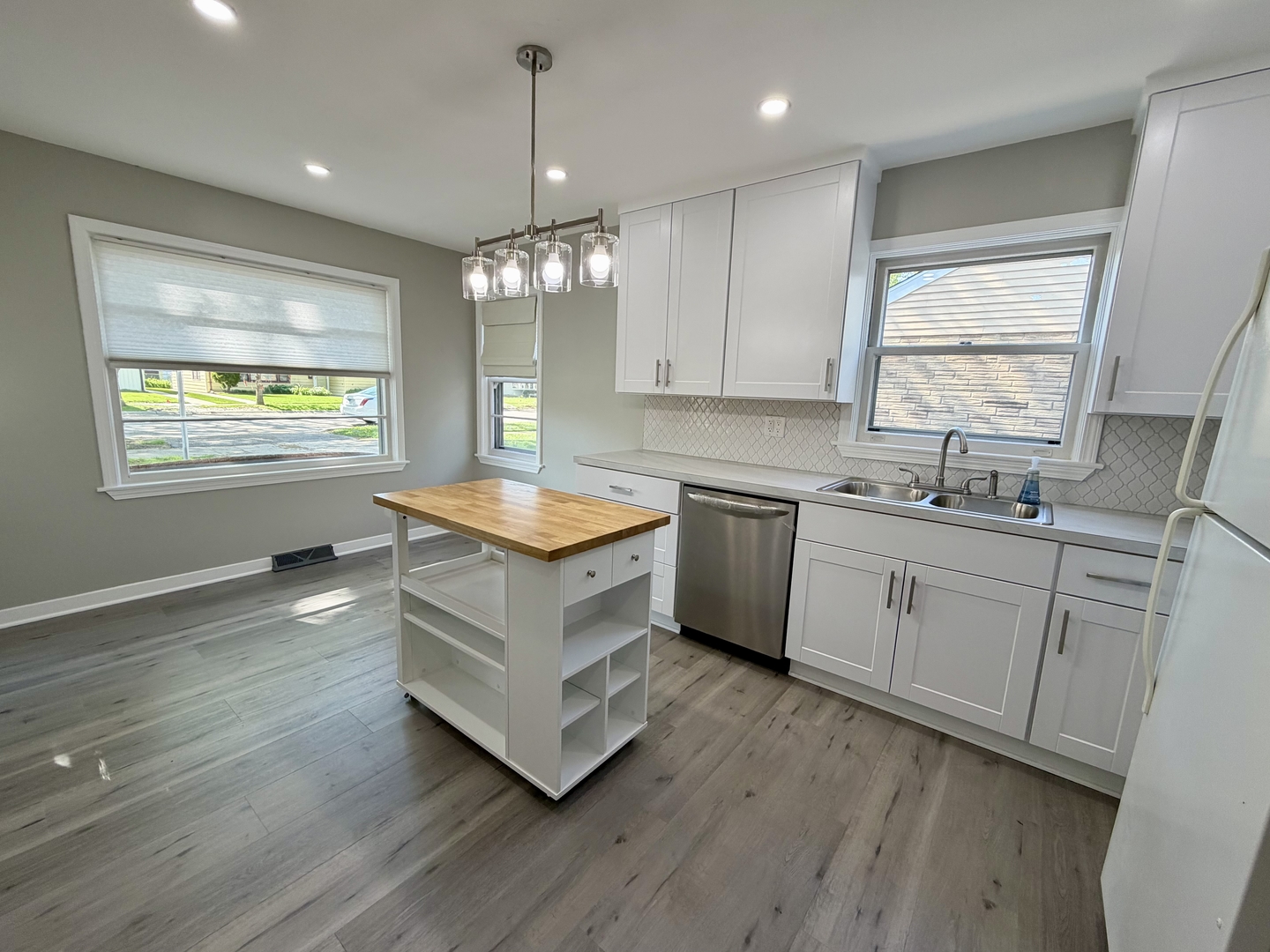 9125 S 51st Avenue, Oak Lawn, IL 60453