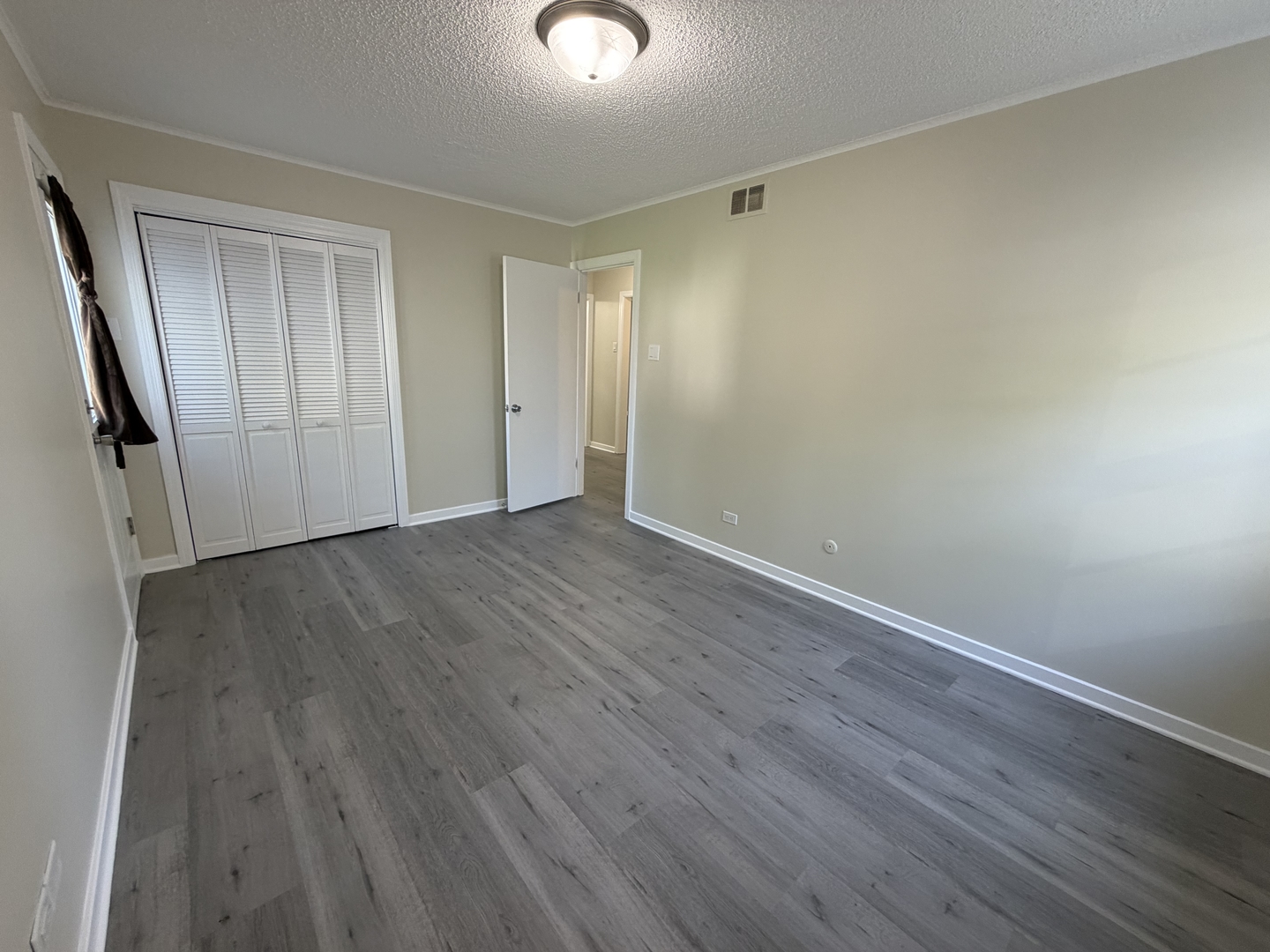 9125 S 51st Avenue, Oak Lawn, IL 60453