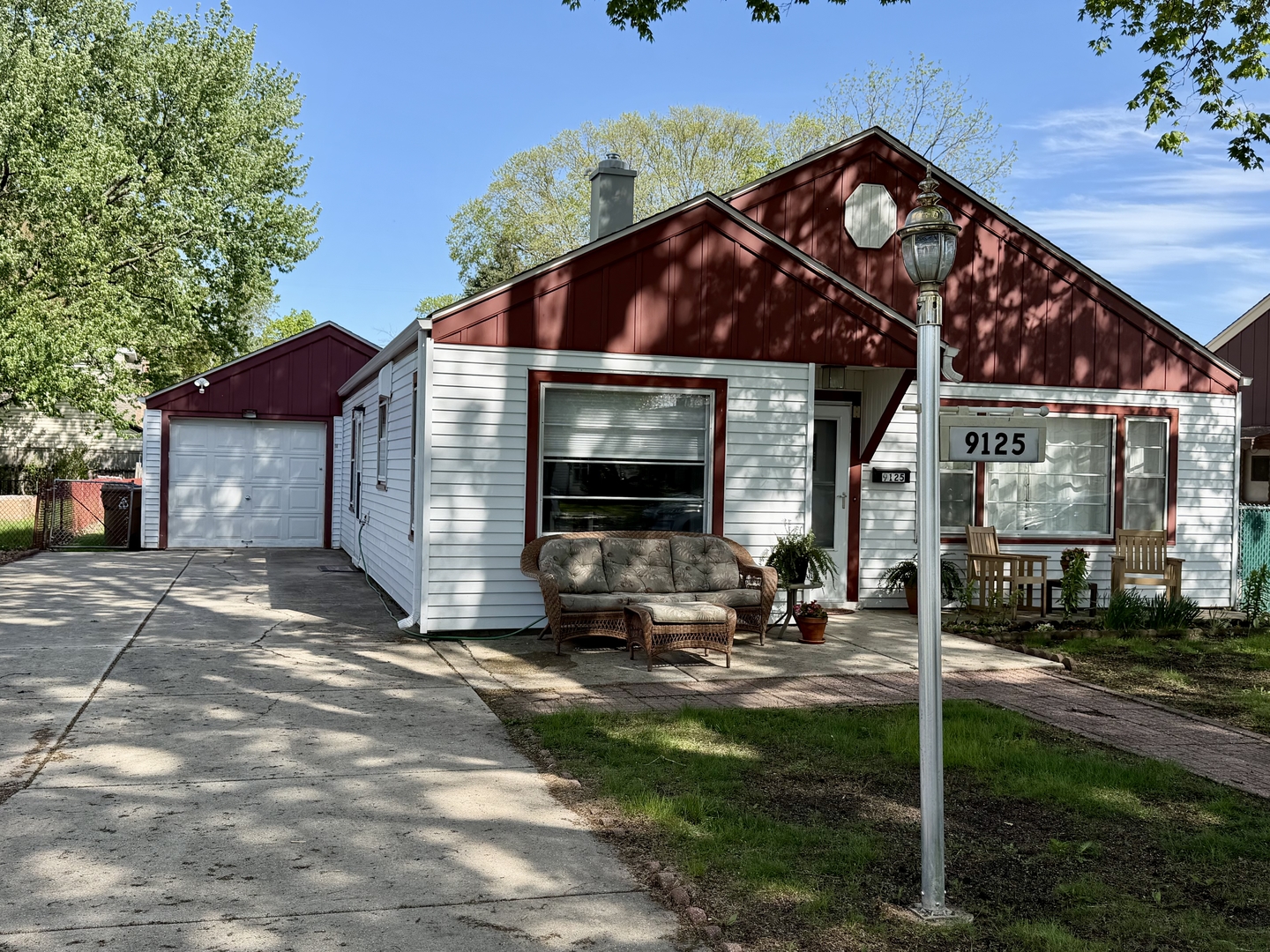 9125 S 51st Avenue, Oak Lawn, IL 60453