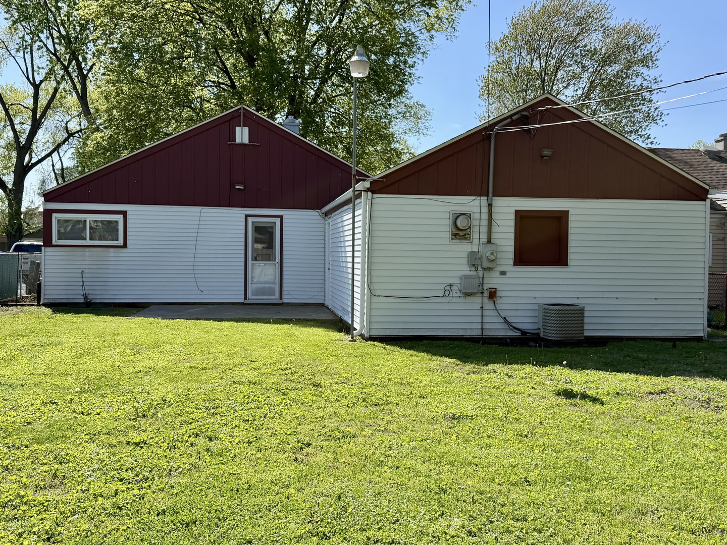 9125 S 51st Avenue, Oak Lawn, IL 60453