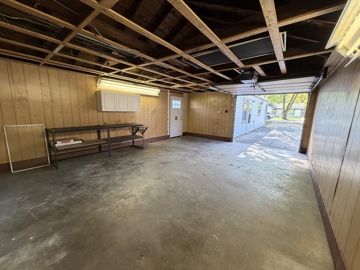 9125 S 51st Avenue, Oak Lawn, IL 60453