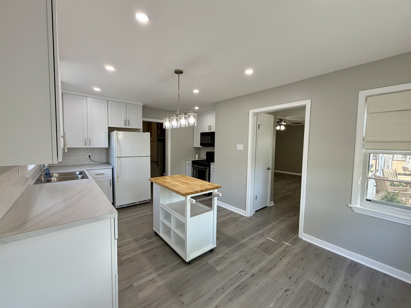 9125 S 51st Avenue, Oak Lawn, IL 60453