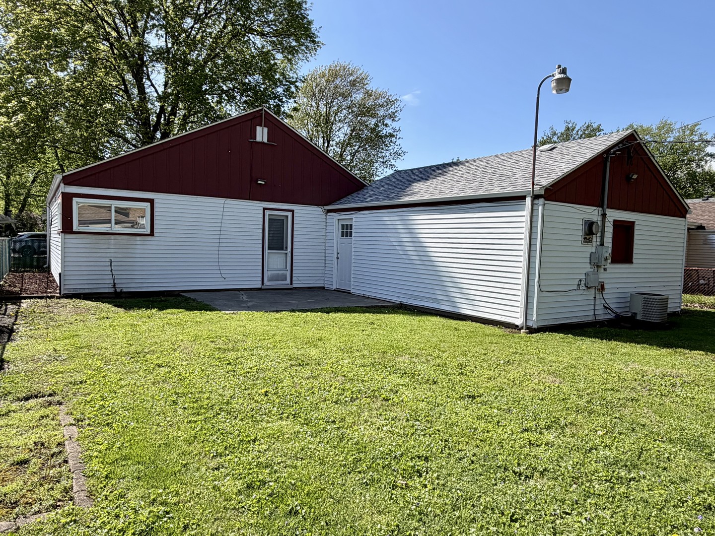 9125 S 51st Avenue, Oak Lawn, IL 60453