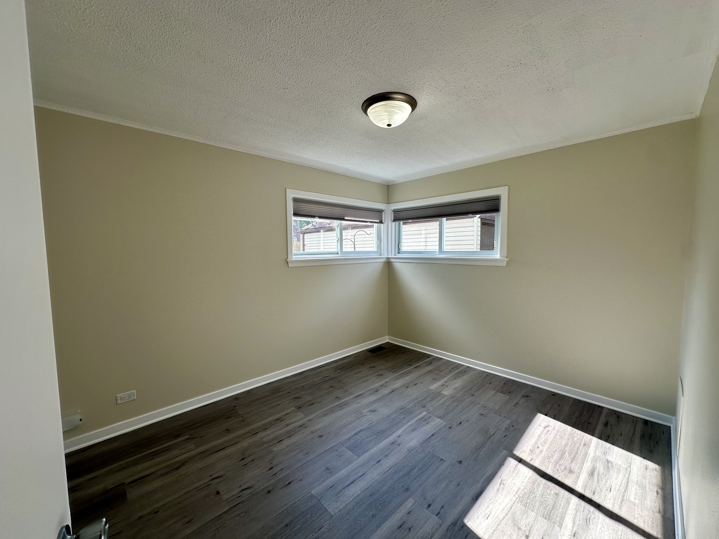 9125 S 51st Avenue, Oak Lawn, IL 60453