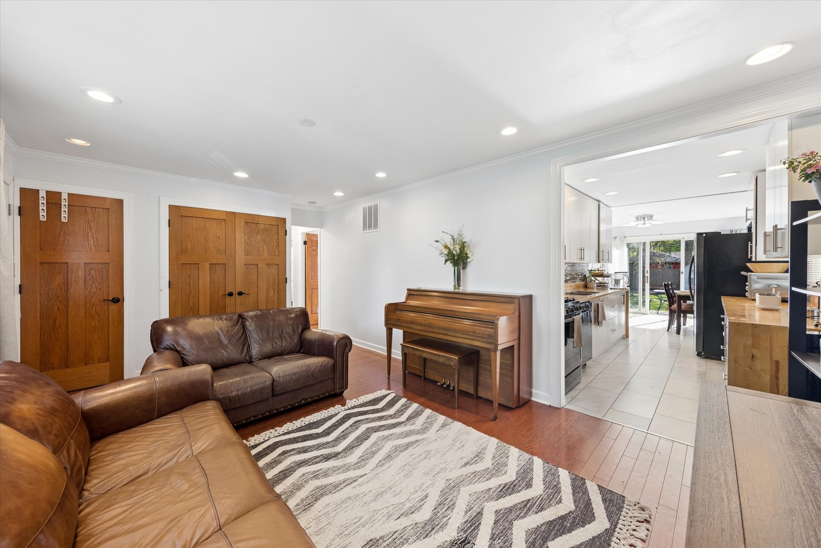 1205 S Chase Street, Wheaton, IL 60189