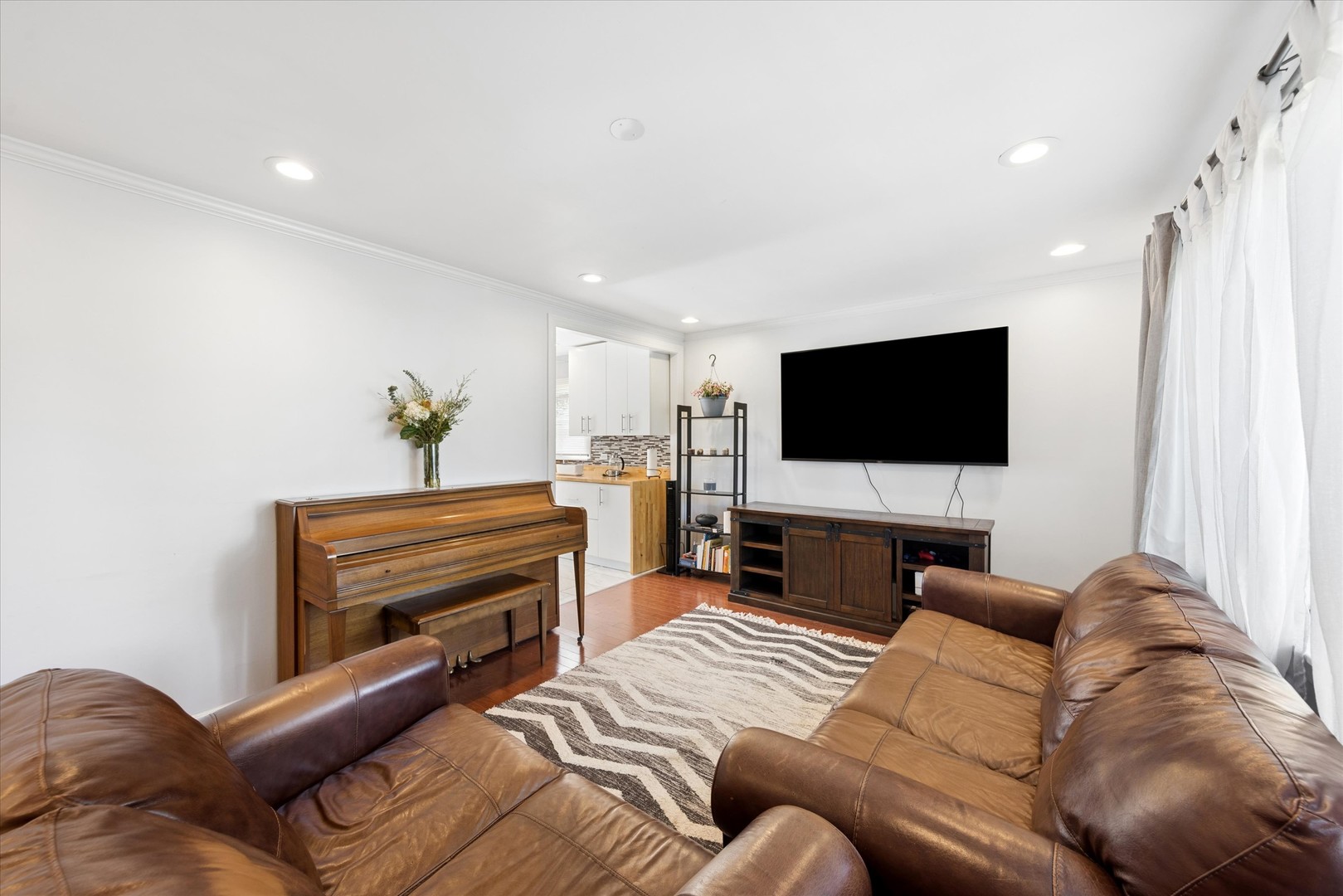 1205 S Chase Street, Wheaton, IL 60189