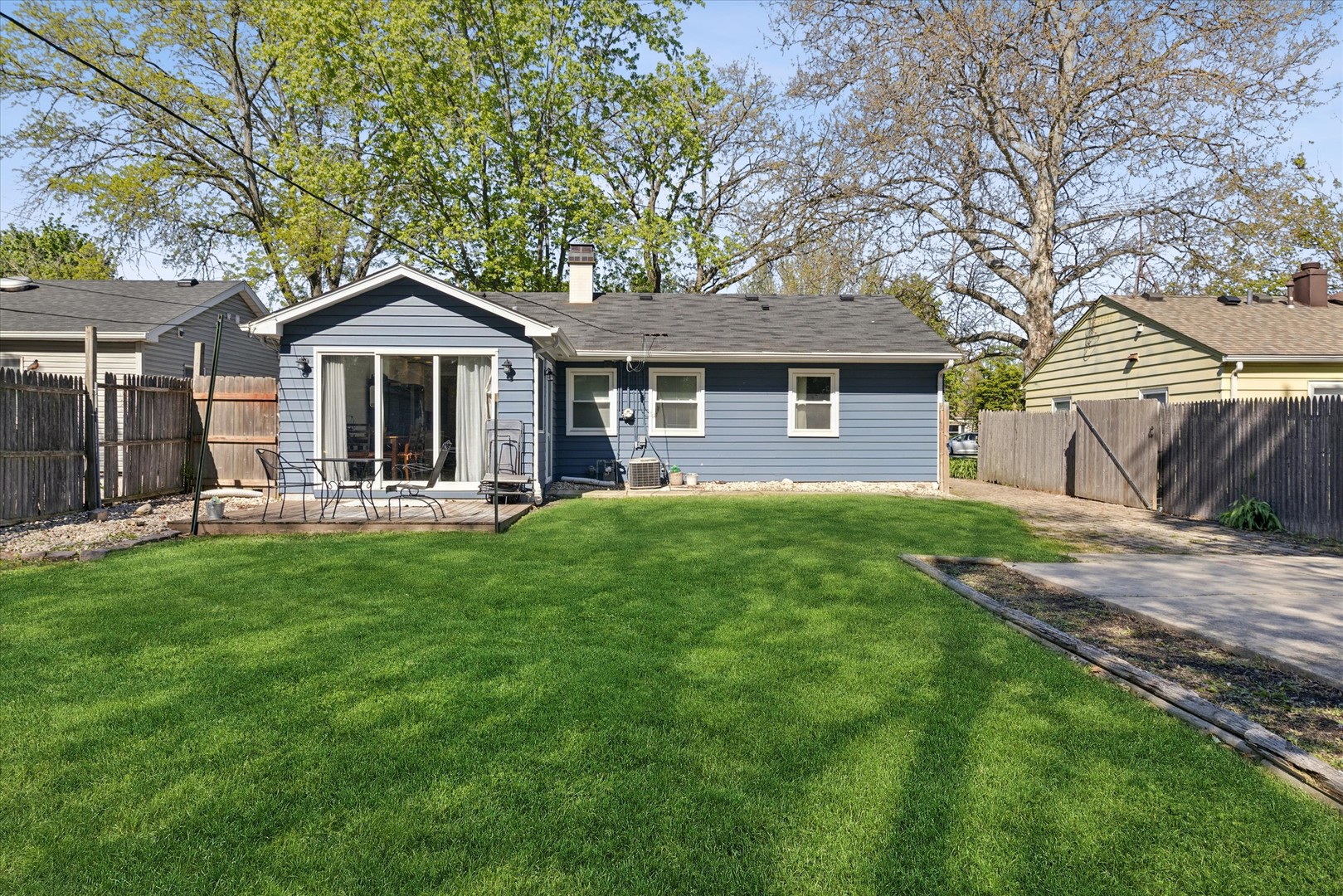 1205 S Chase Street, Wheaton, IL 60189