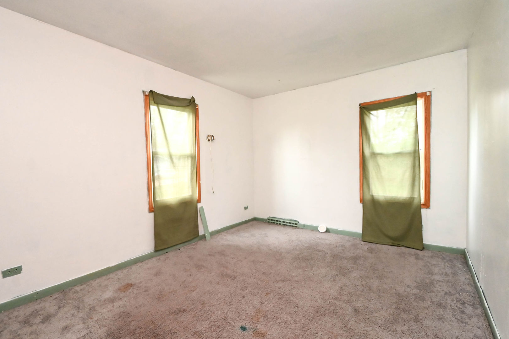 2710 30th Street, Zion, IL 60099