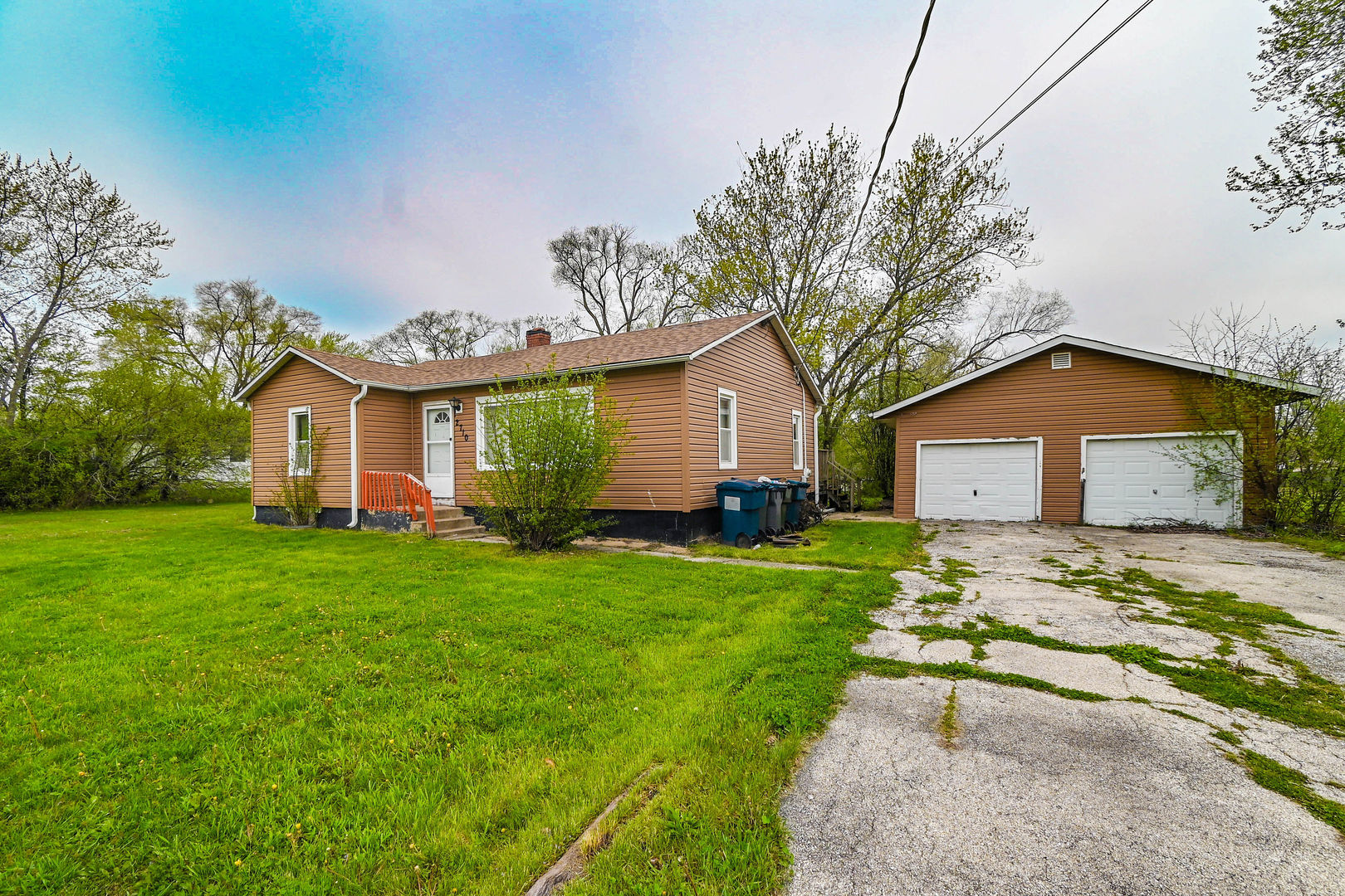 2710 30th Street, Zion, IL 60099