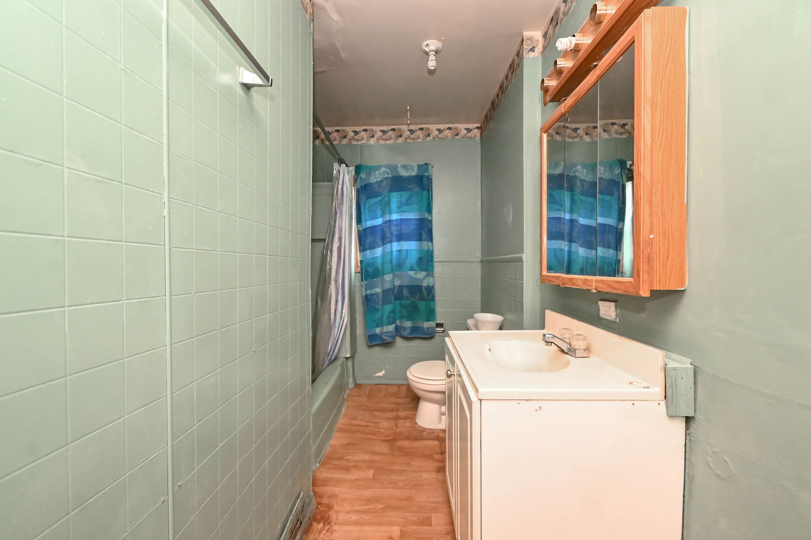 2710 30th Street, Zion, IL 60099