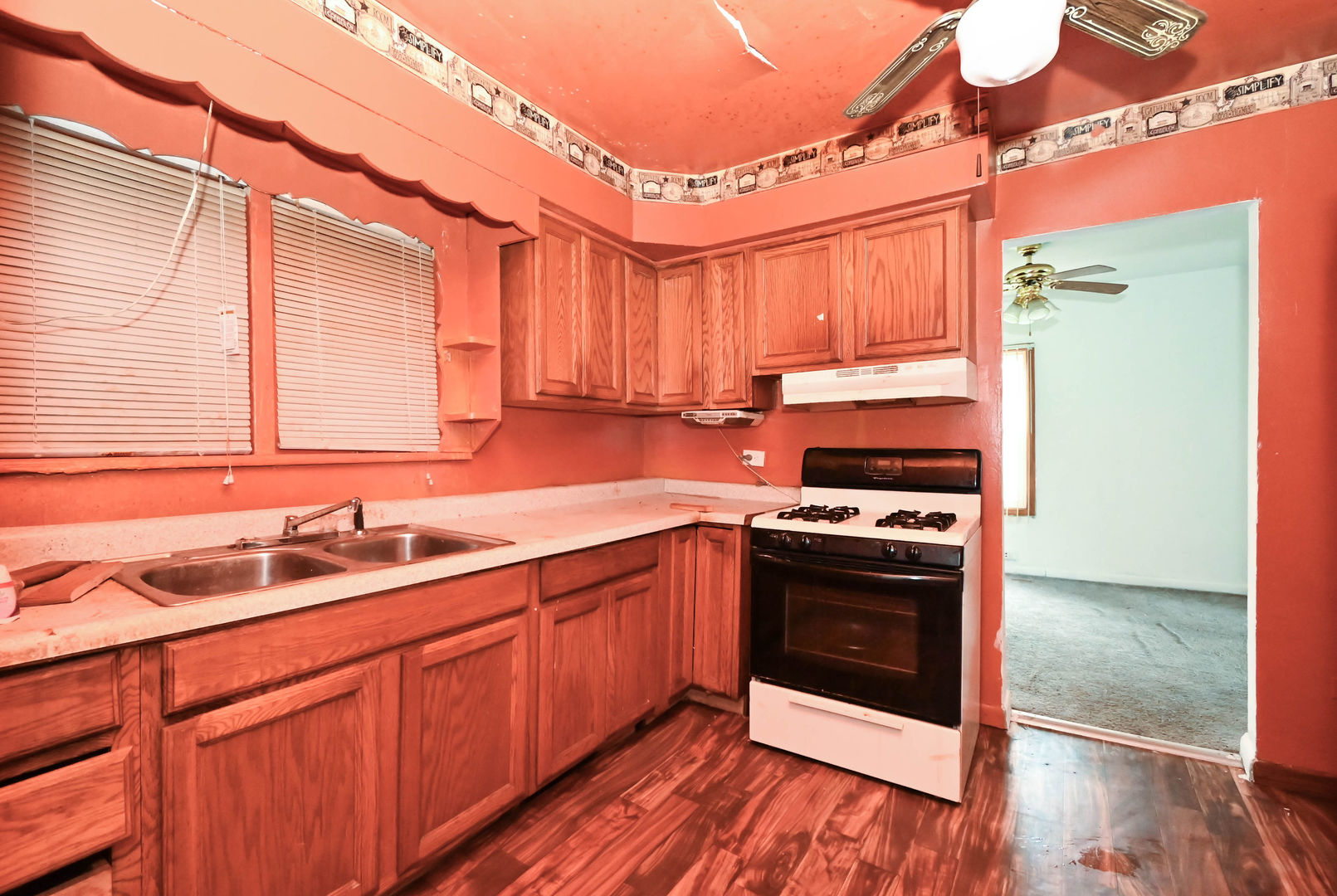 2710 30th Street, Zion, IL 60099