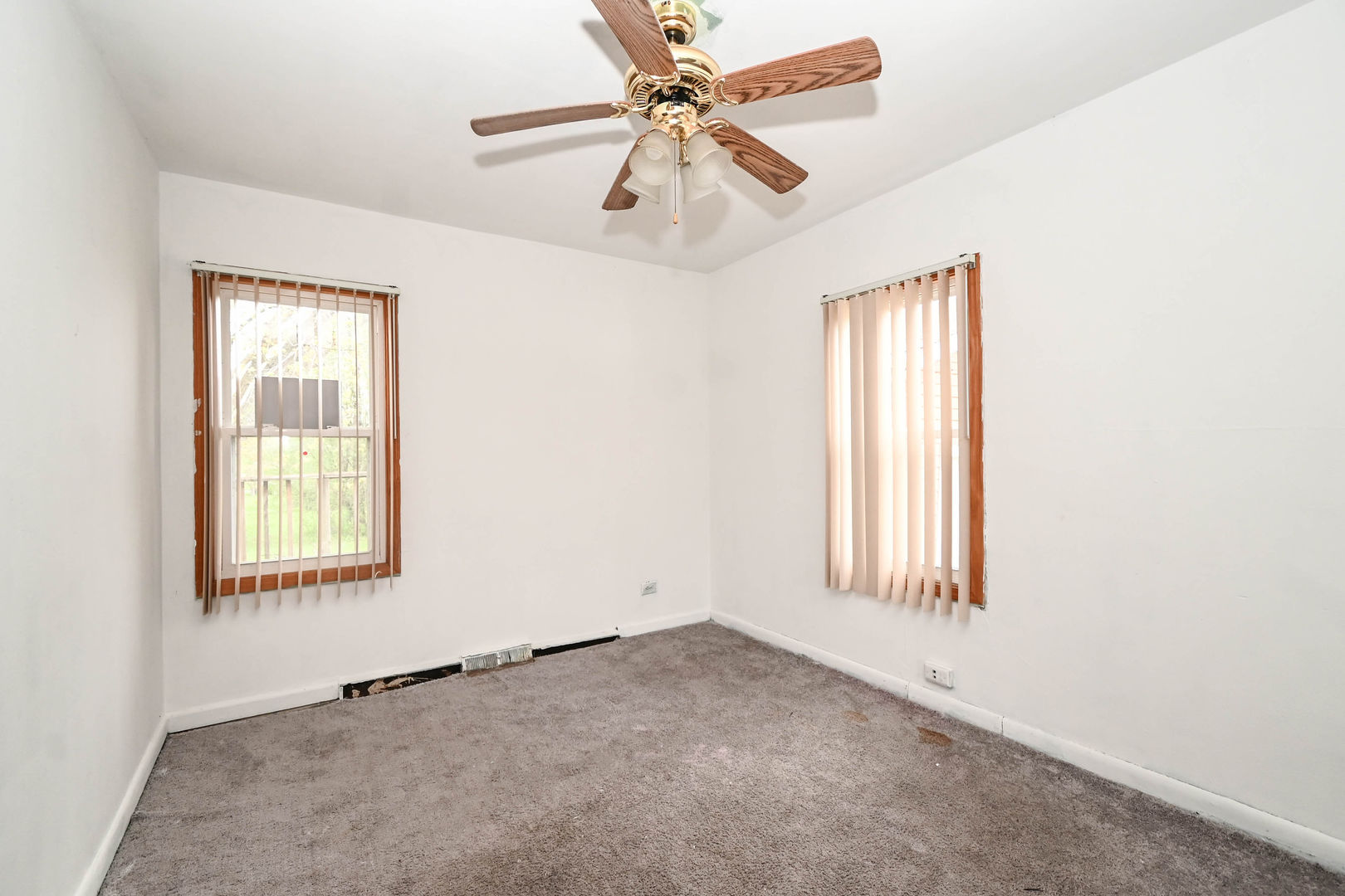 2710 30th Street, Zion, IL 60099