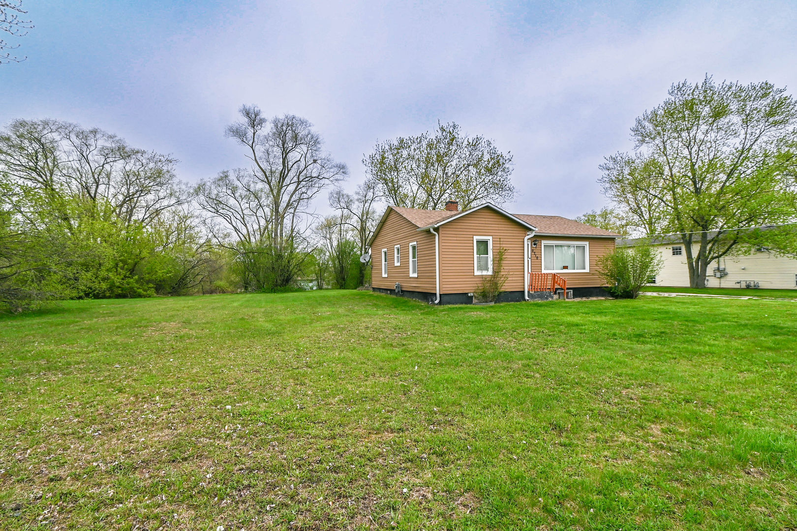 2710 30th Street, Zion, IL 60099