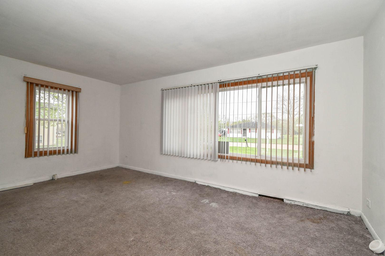 2710 30th Street, Zion, IL 60099