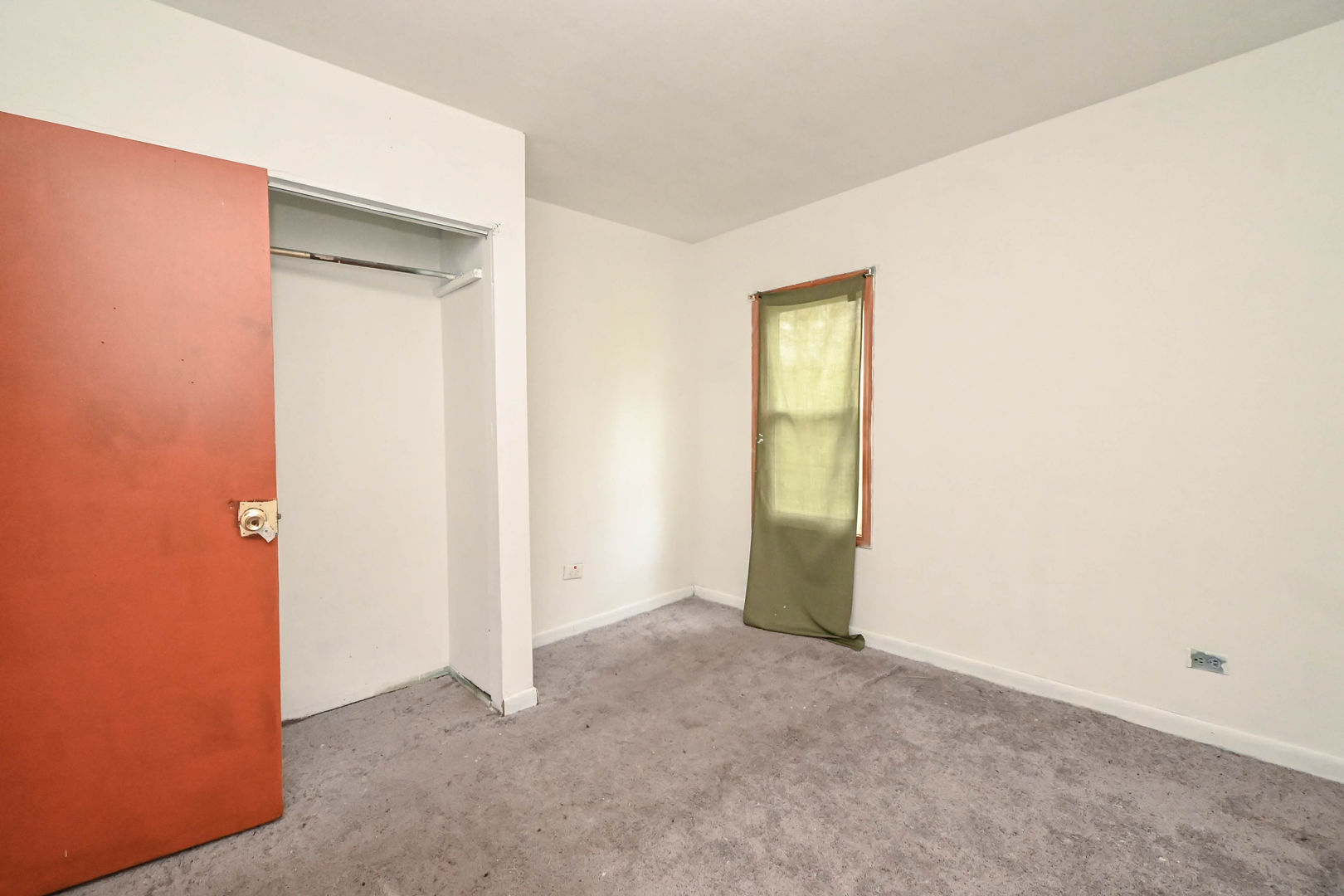 2710 30th Street, Zion, IL 60099