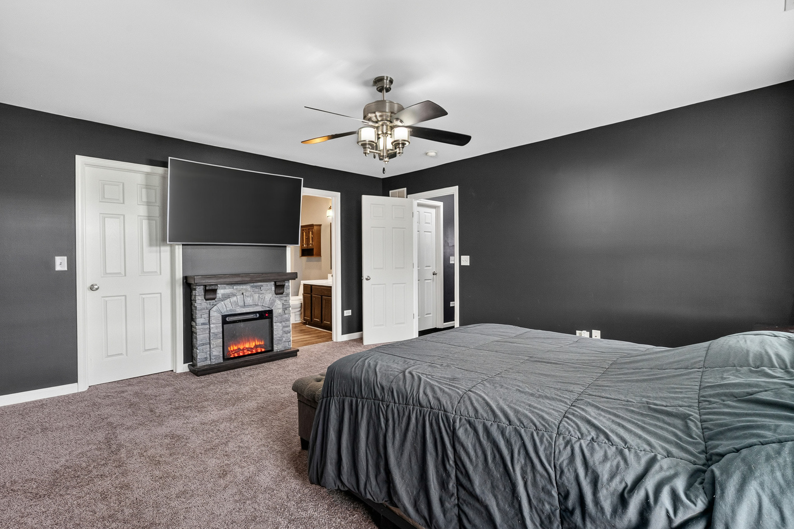 1902 Wildspring Parkway, Joliet, IL 60431
