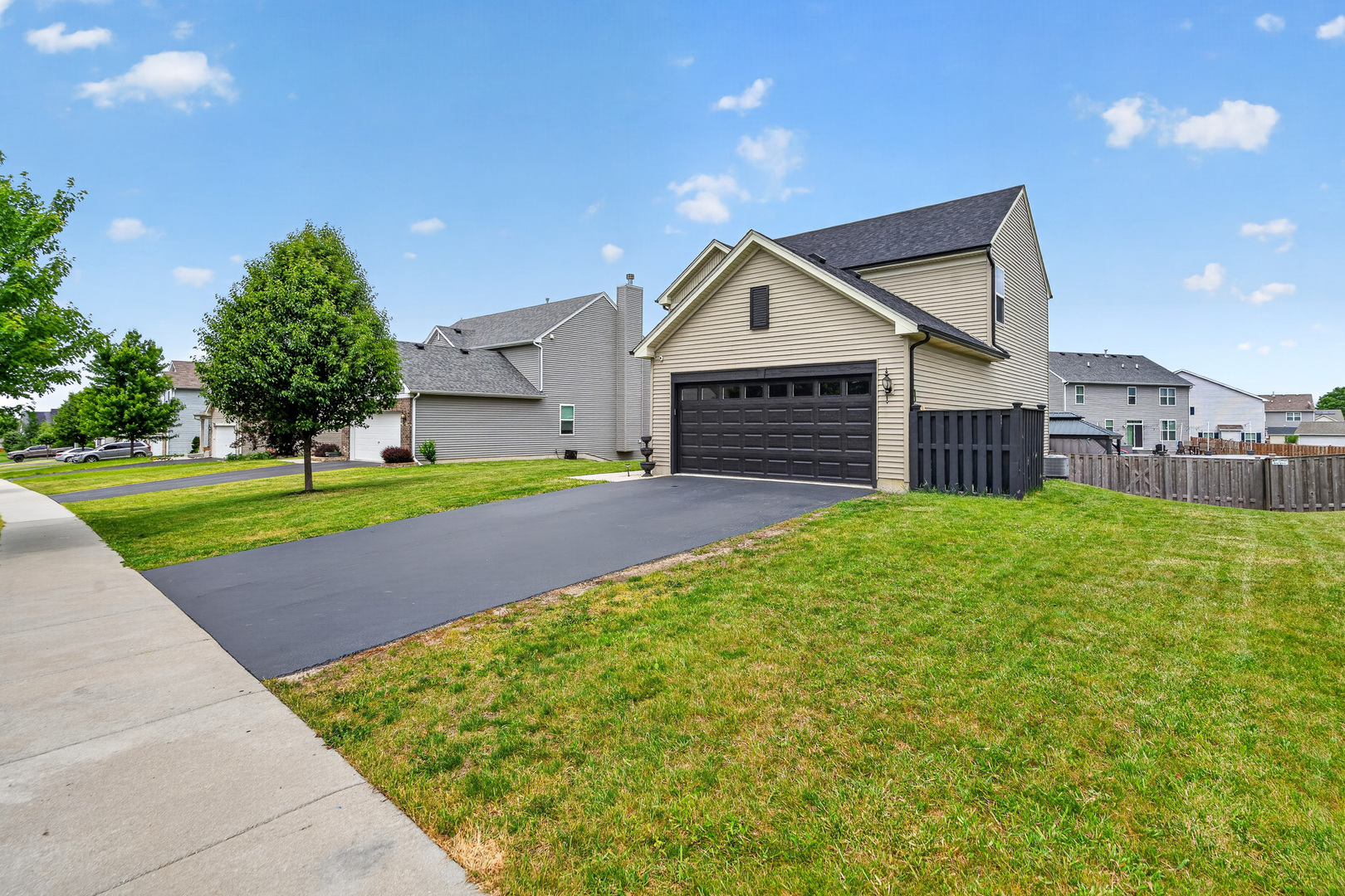 1902 Wildspring Parkway, Joliet, IL 60431