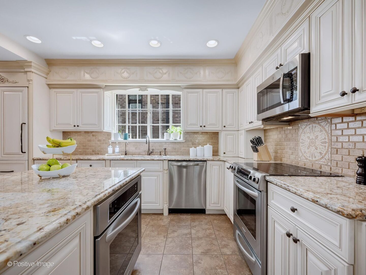 601 S Brainard Avenue, La Grange, IL 60525