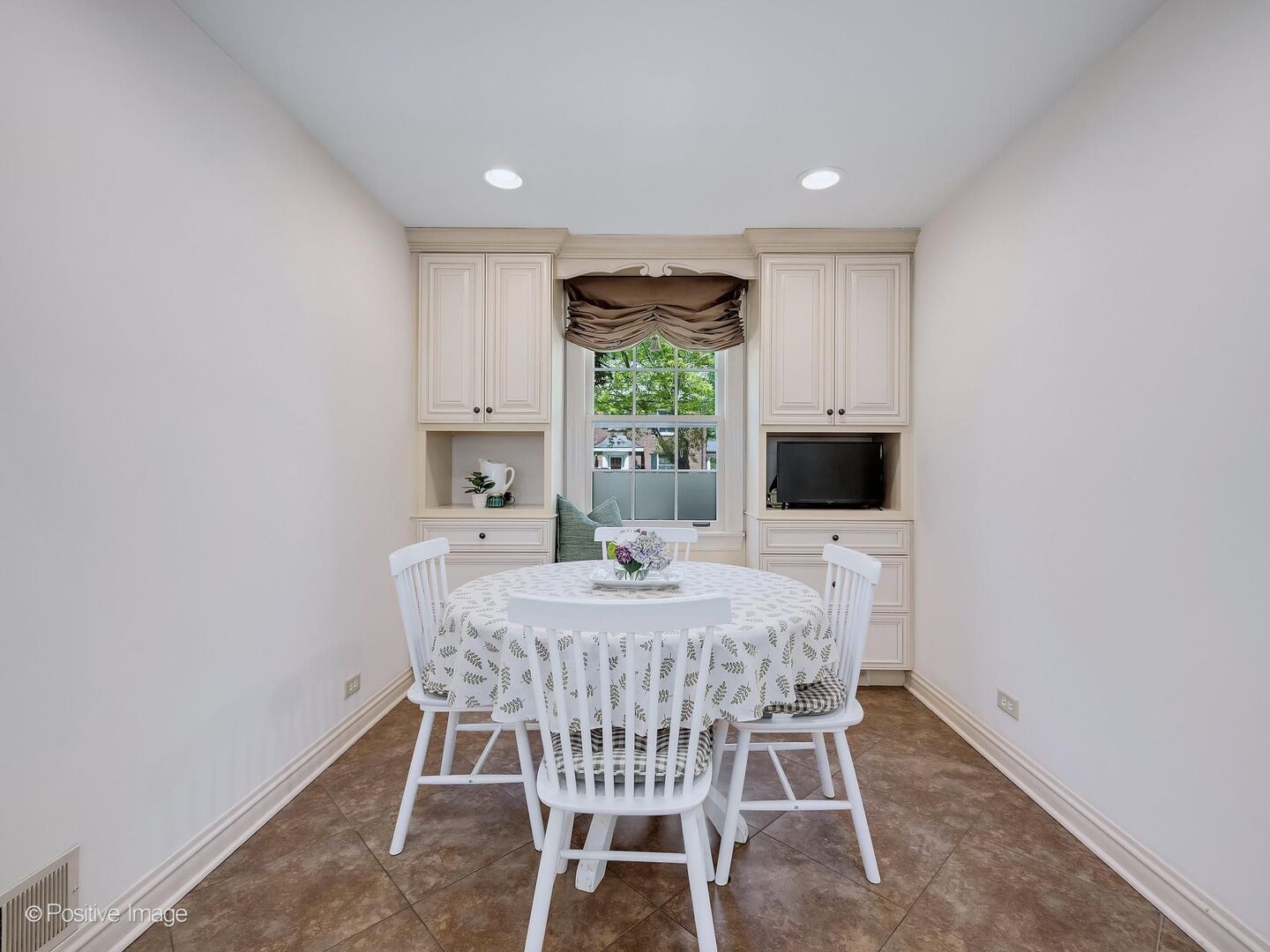 601 S Brainard Avenue, La Grange, IL 60525